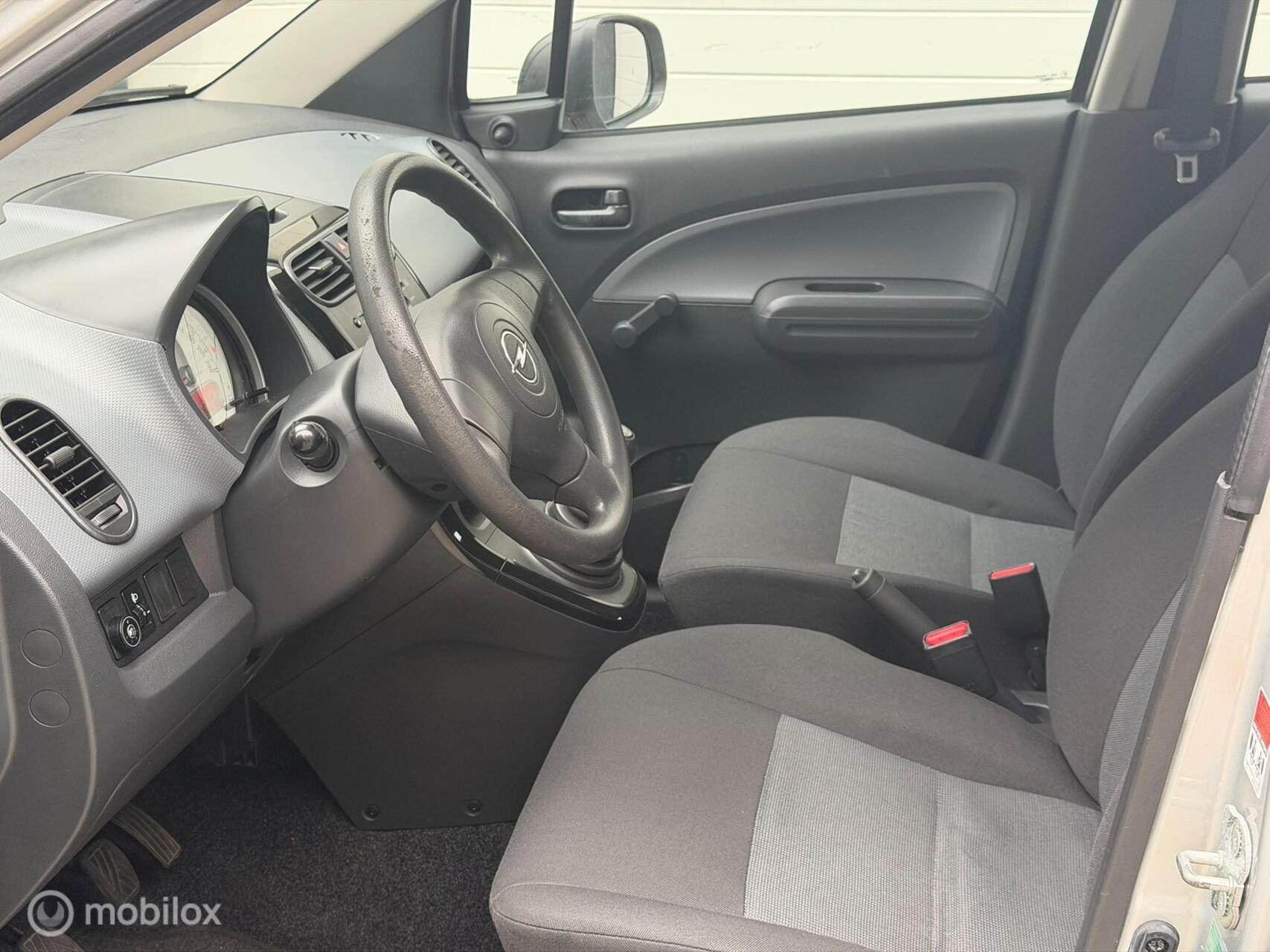 Foto van Opel Agila
