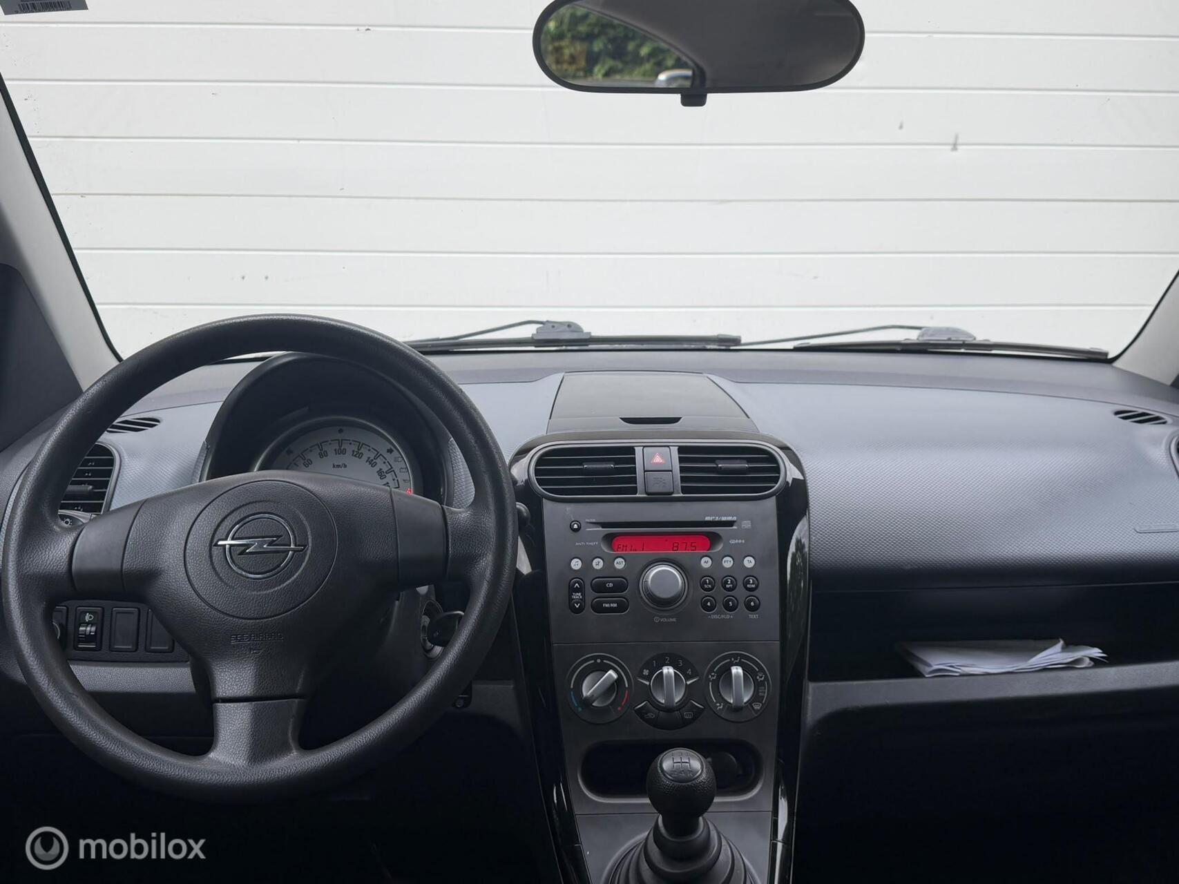 Foto van Opel Agila