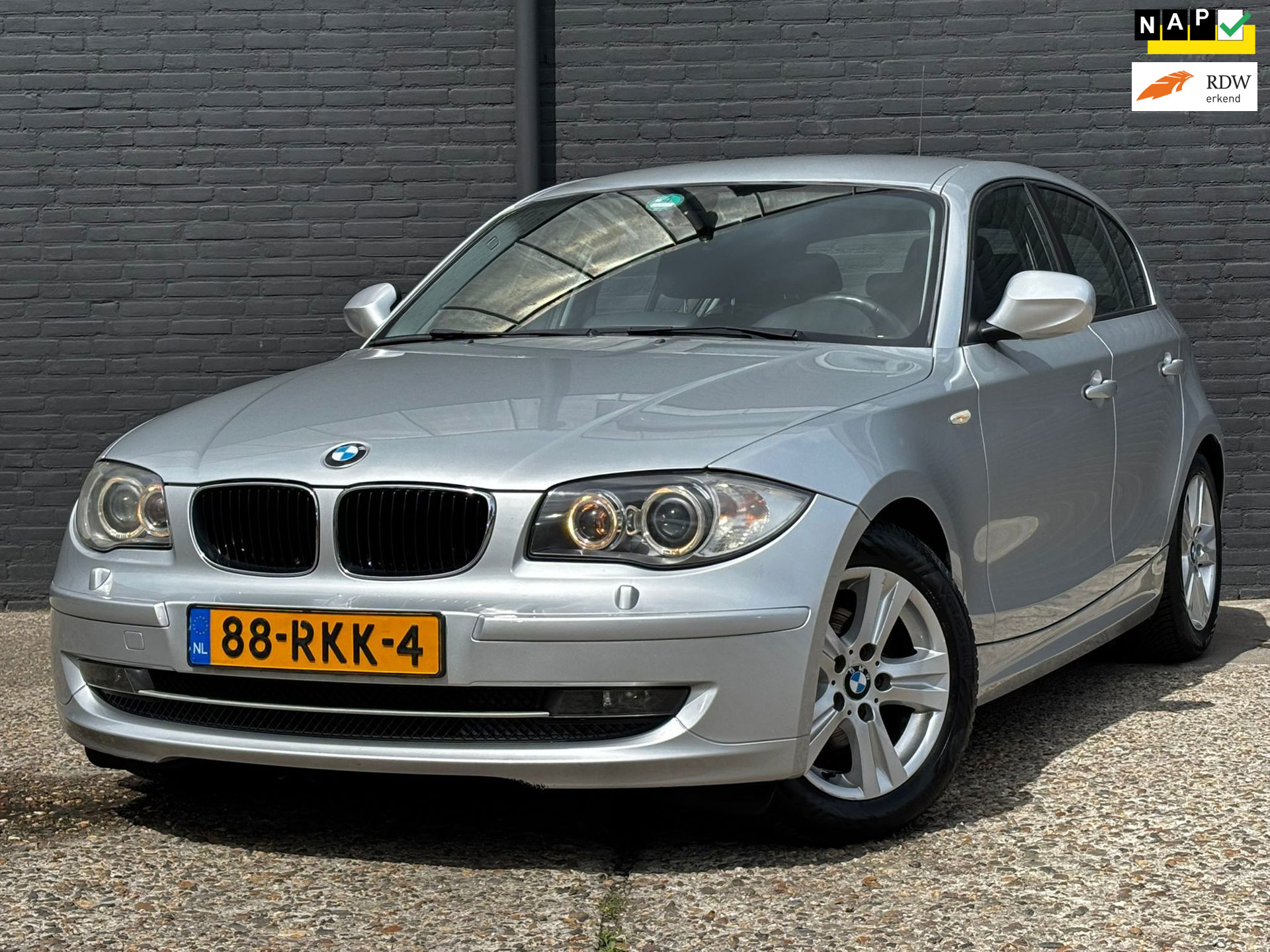 BMW 116i 116i EffDyn. Ed. Business Line Ultimate Edition AIRCO | ELEK RAMEN | LEDER | CRUISE | NWE APK 2011 - voorkant