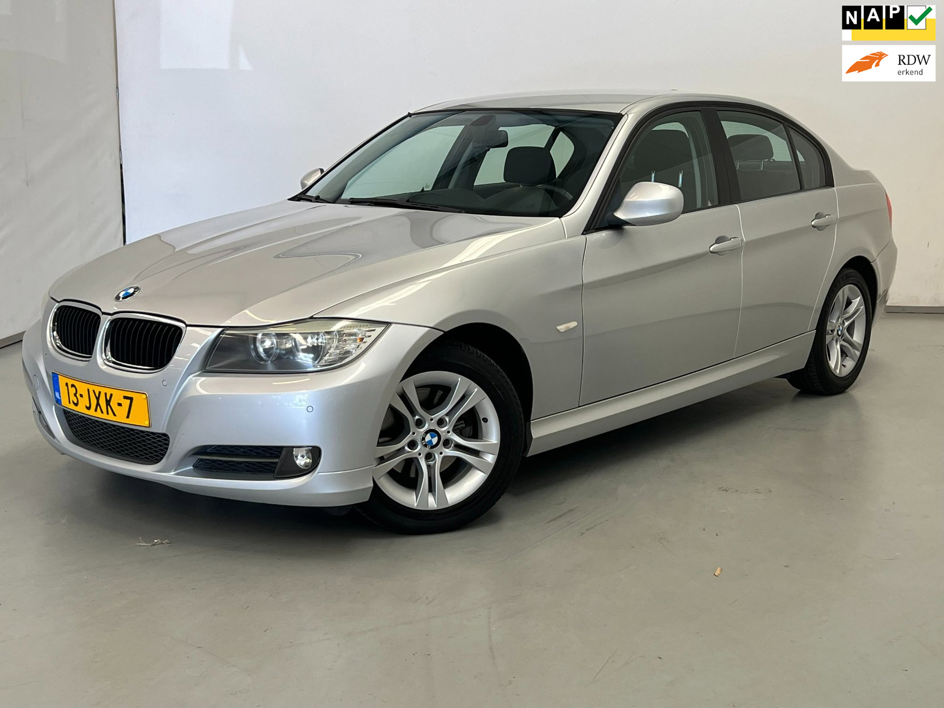 BMW 3er Reihe 318i / NL-auto / 2e eig / Dealer Onderhouden 2009 - voorkant