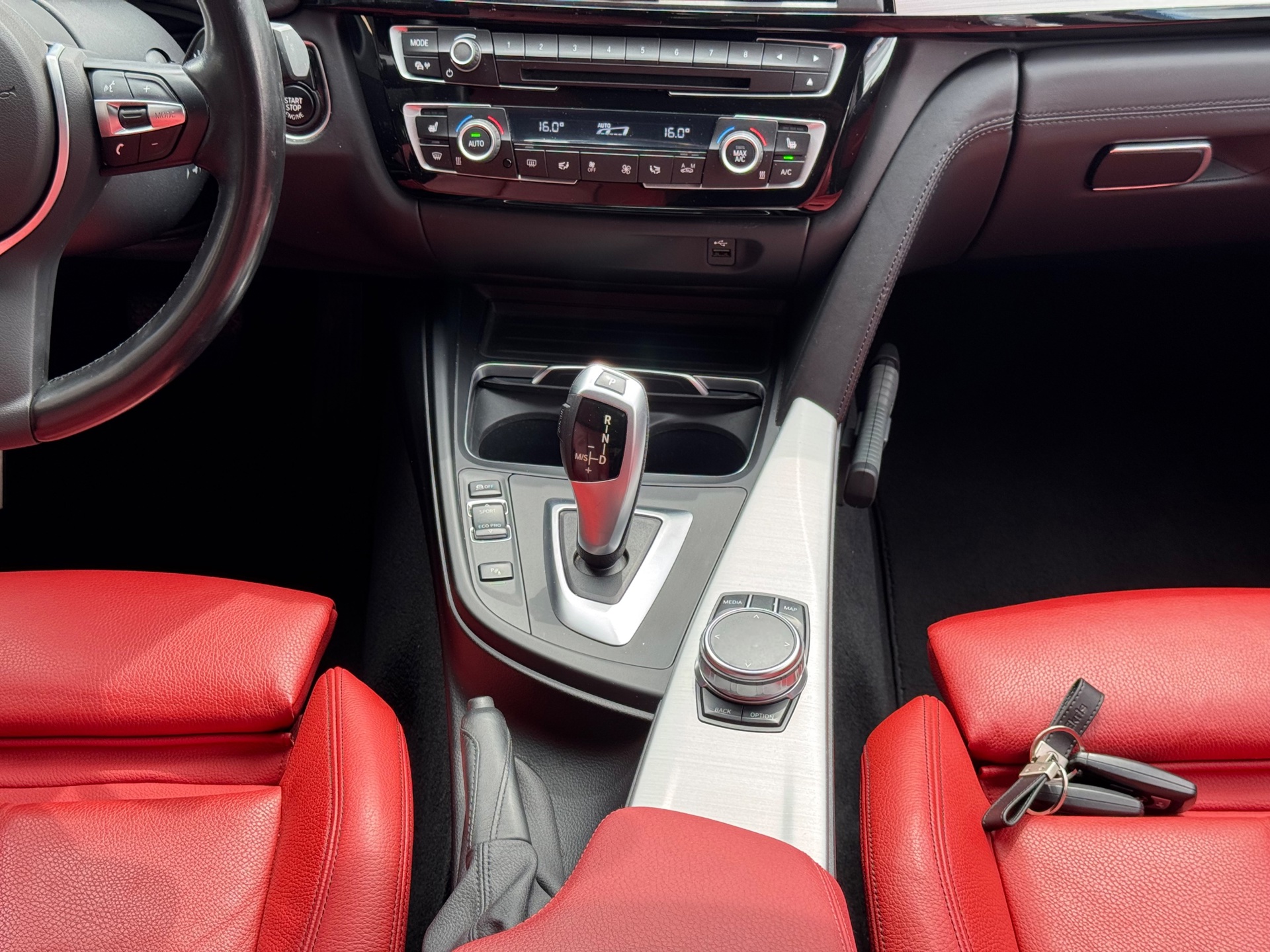 Foto van BMW 320i