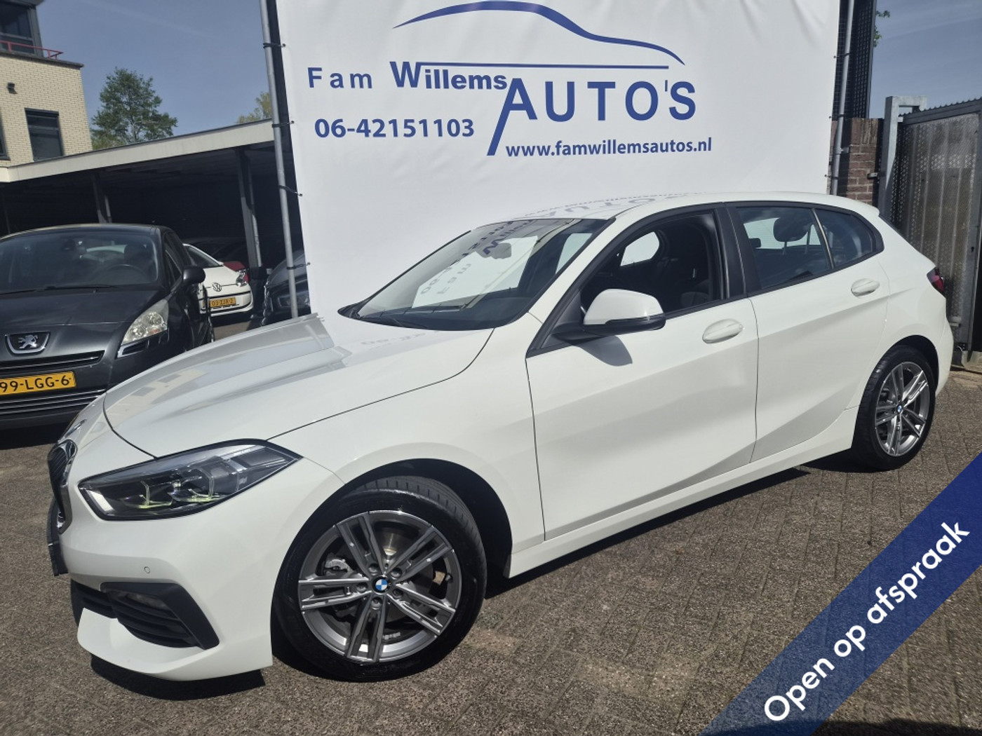 BMW 118i 118i Executive Ed. AUTOMAAT NL 2021 - voorkant