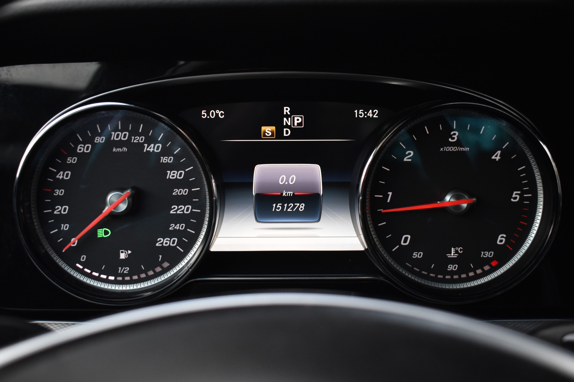 Foto van Mercedes-Benz E 220 D