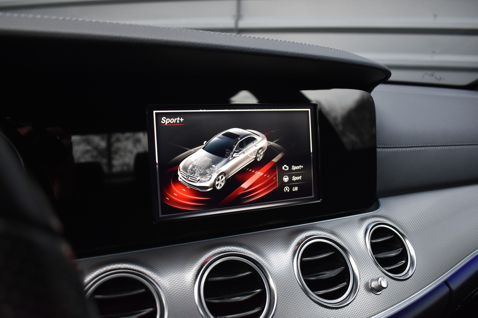Foto van Mercedes-Benz E 220 D
