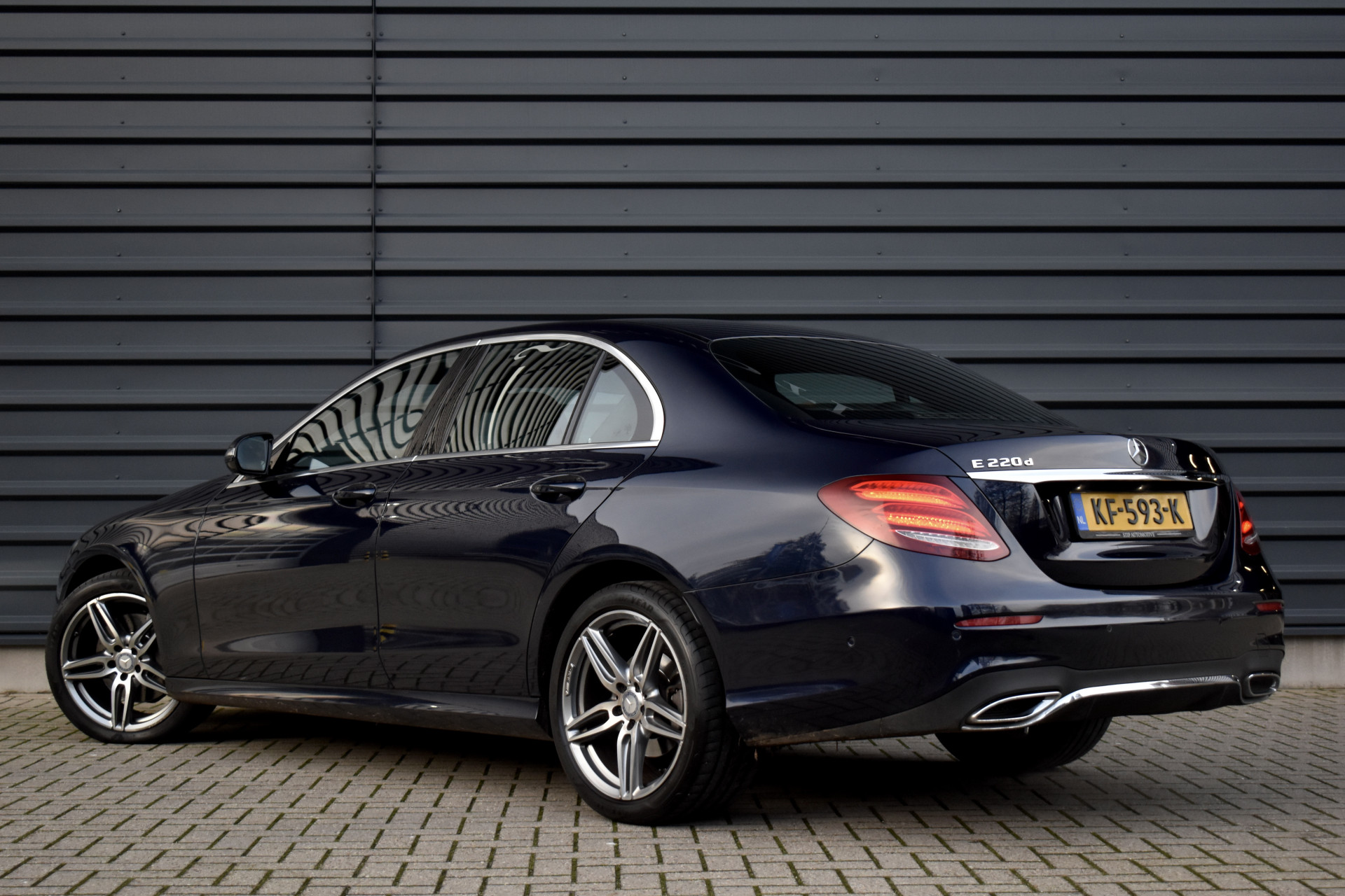 Foto van Mercedes-Benz E 220 D