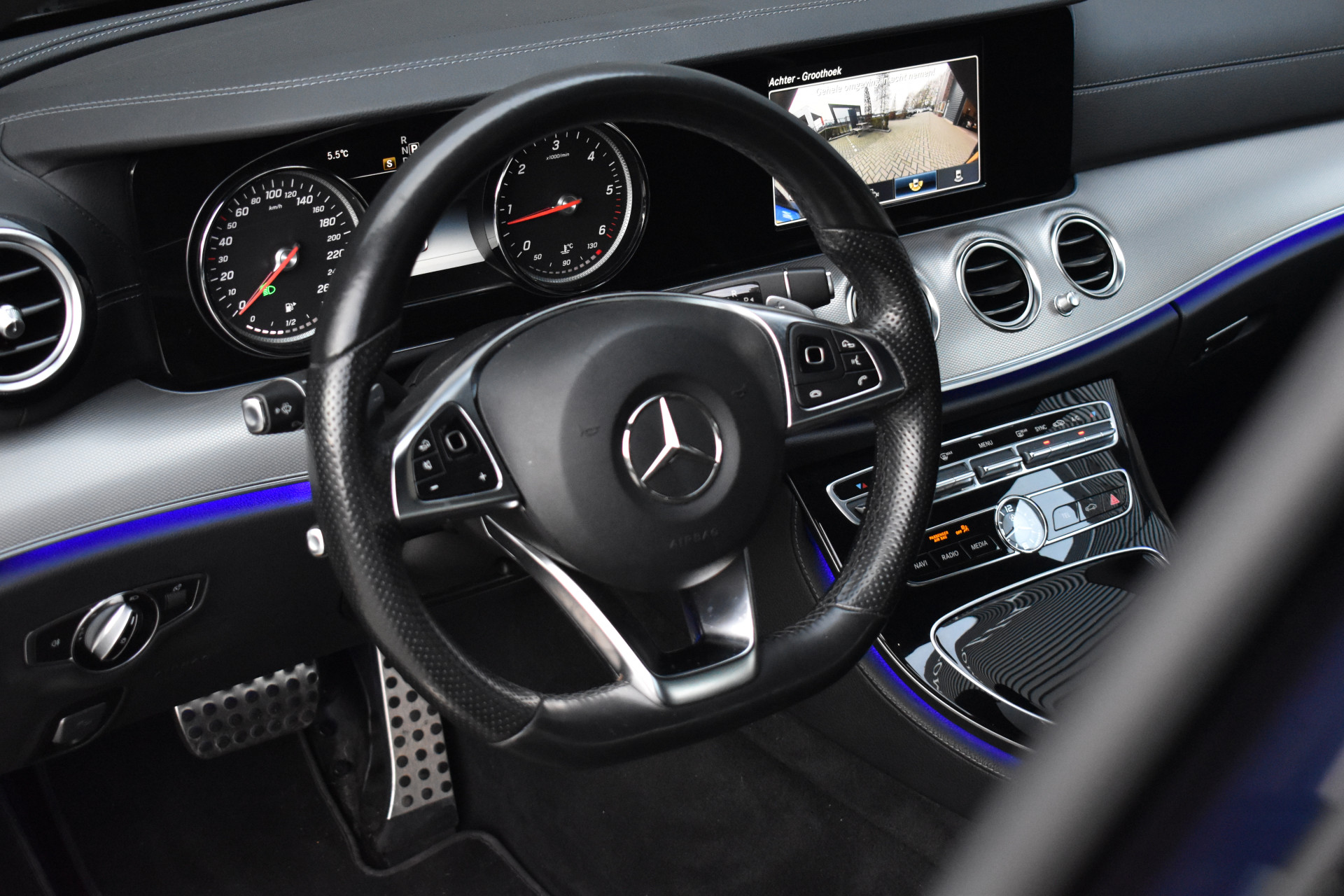 Foto van Mercedes-Benz E 220 D