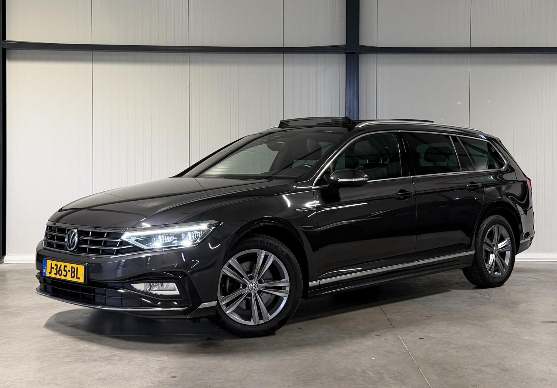 Volkswagen Passat Volkswagen Passat 1.6 TDI R-line Pano Virtual Trekhaak NAP 2020 - voorkant