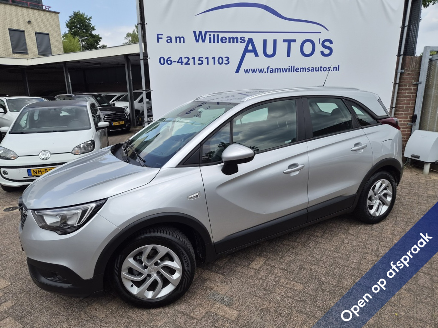Opel Crossland X 1.2 Online Edition Dealer onderhouden Nap NL 2017 - voorkant
