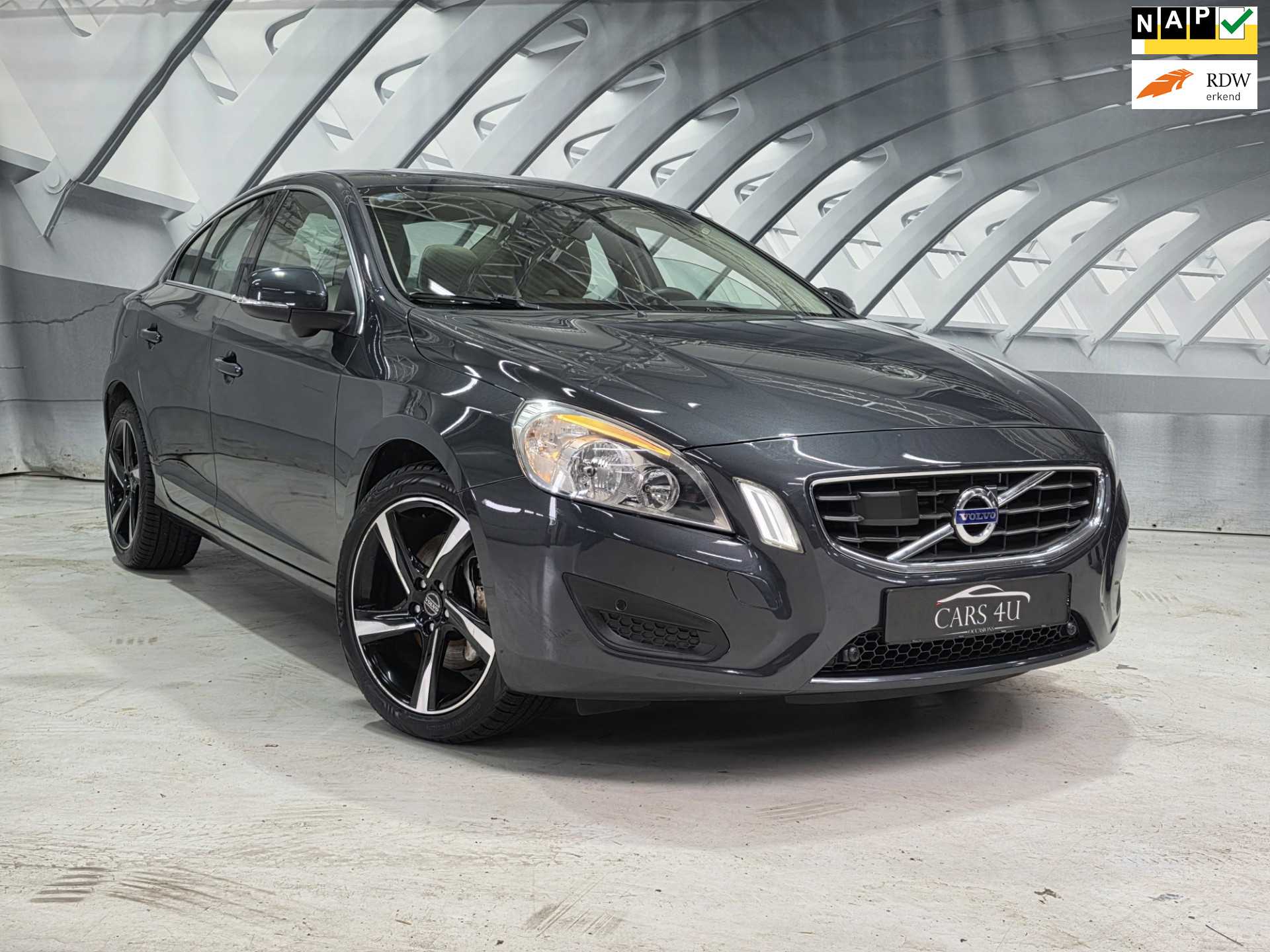 Volvo S60 2.0T Summum 2010 - voorkant