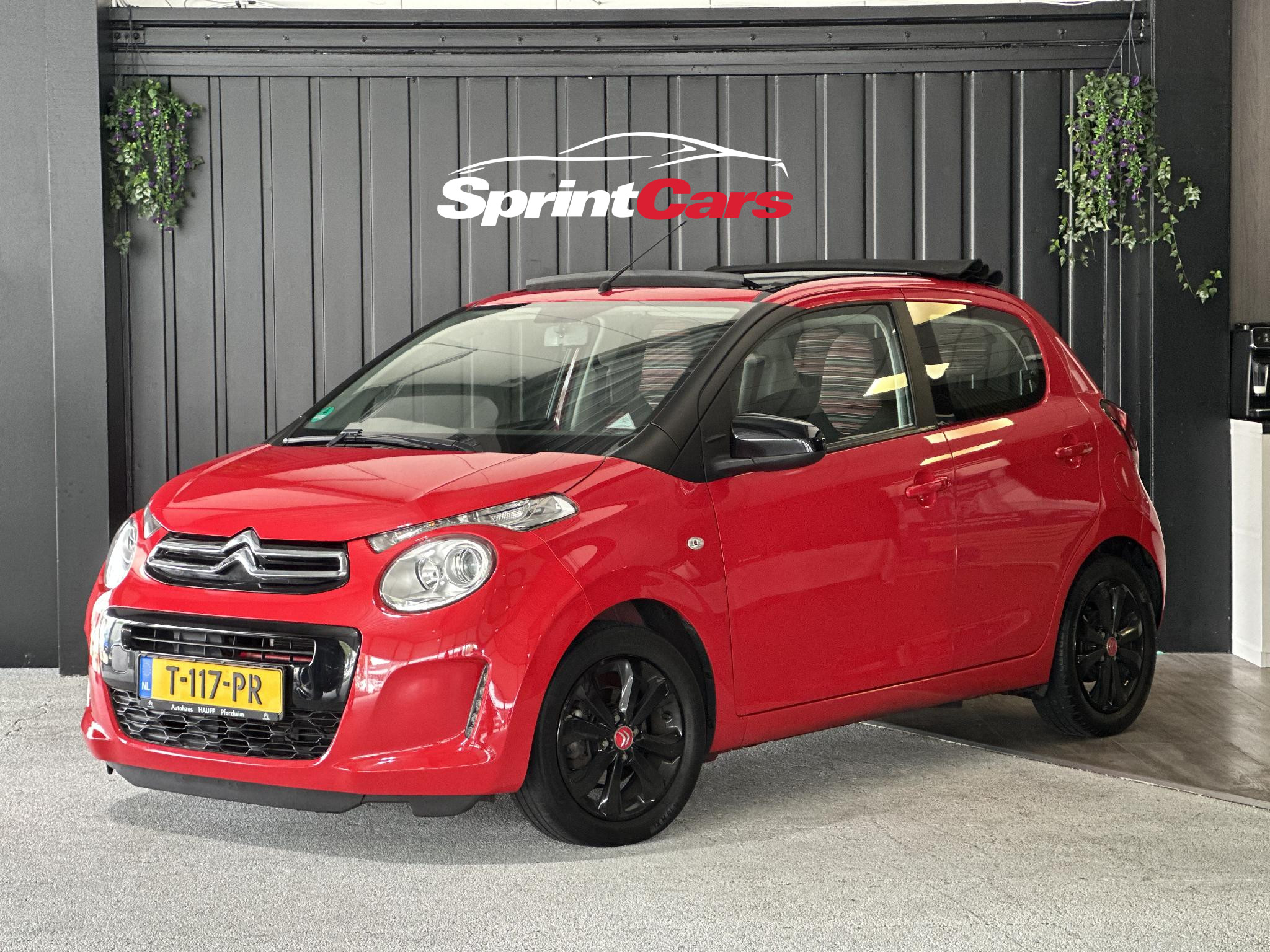 Citroen Citroen C1 1.0 VTi Shine Cabrio 2019 - voorkant