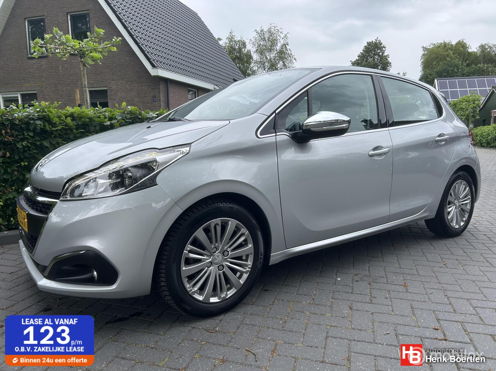 Peugeot 208 1.2 PureTech Blue Lease Allure 2018 - voorkant