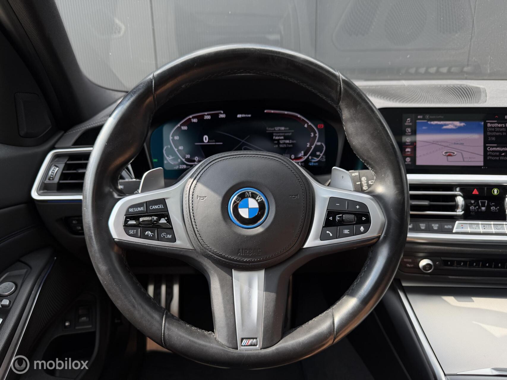 Foto van BMW 330e xDrive