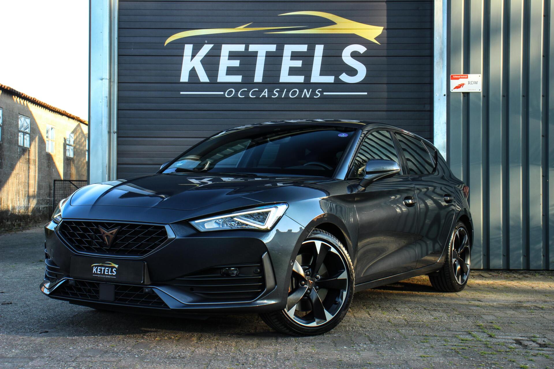 Cupra Leon 2.0eTSI Business Edition Plus Trekhaak, Kuipstoelen 2023 - voorkant