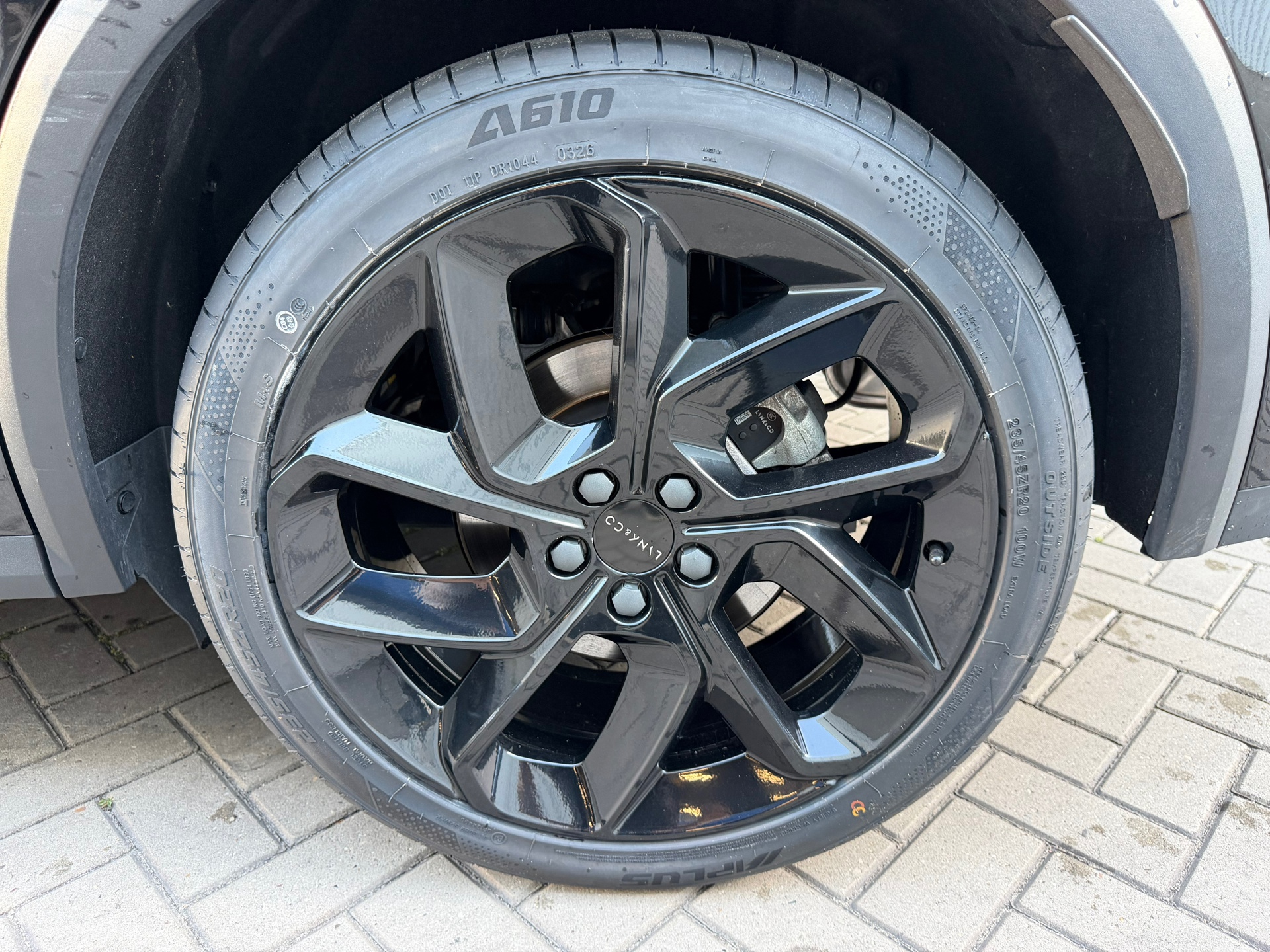 Foto van LYNK & Co 01