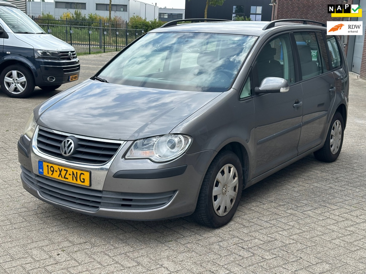 Volkswagen Touran 1.6 Optive I 2007 - voorkant