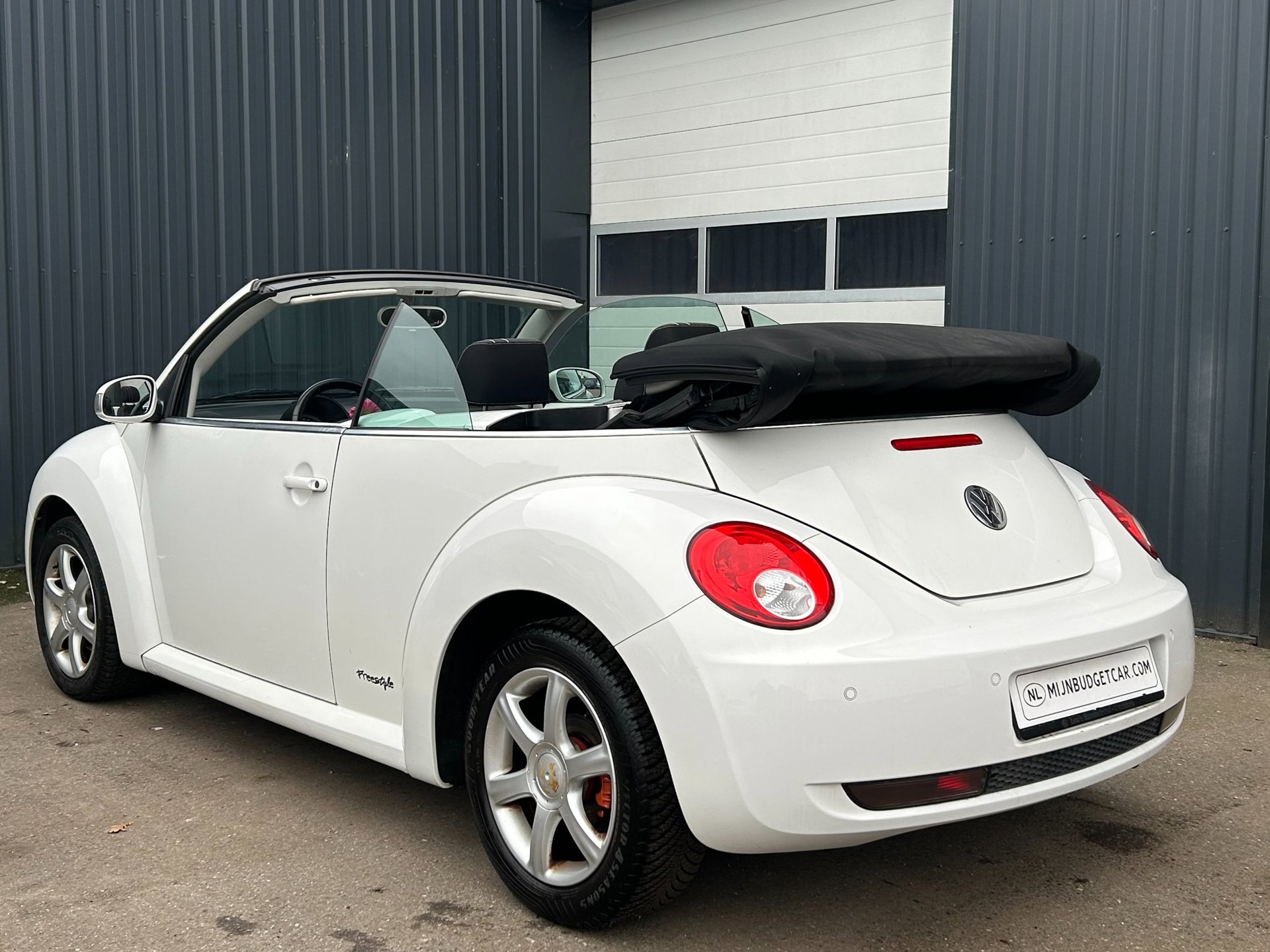 Foto van Volkswagen New Beetle Cabriolet