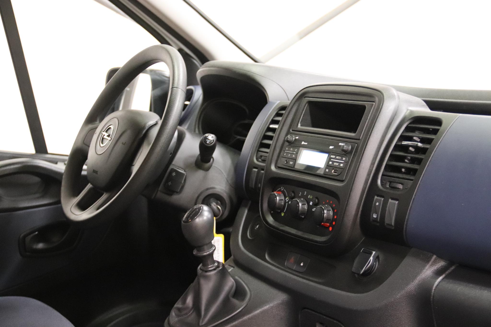 Foto van Opel Vivaro-b