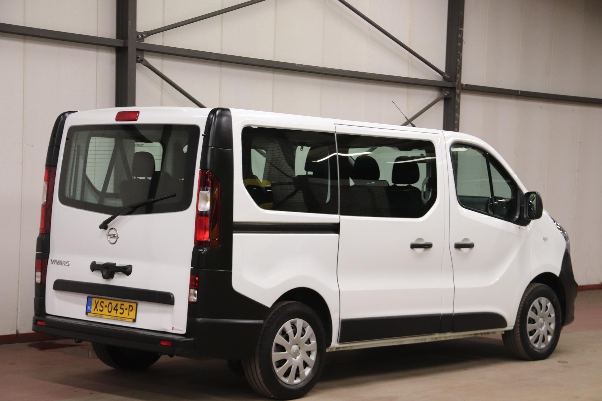 Foto van Opel Vivaro-b