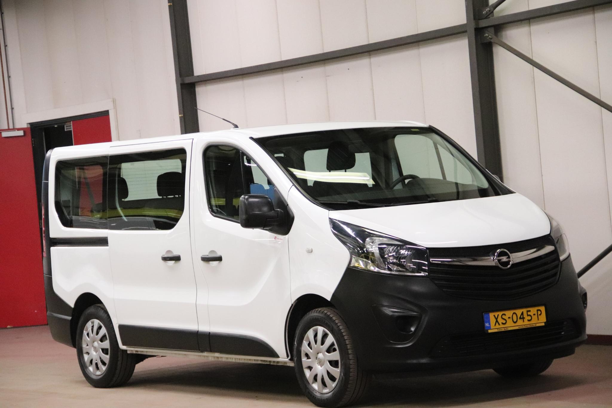 Foto van Opel Vivaro-b