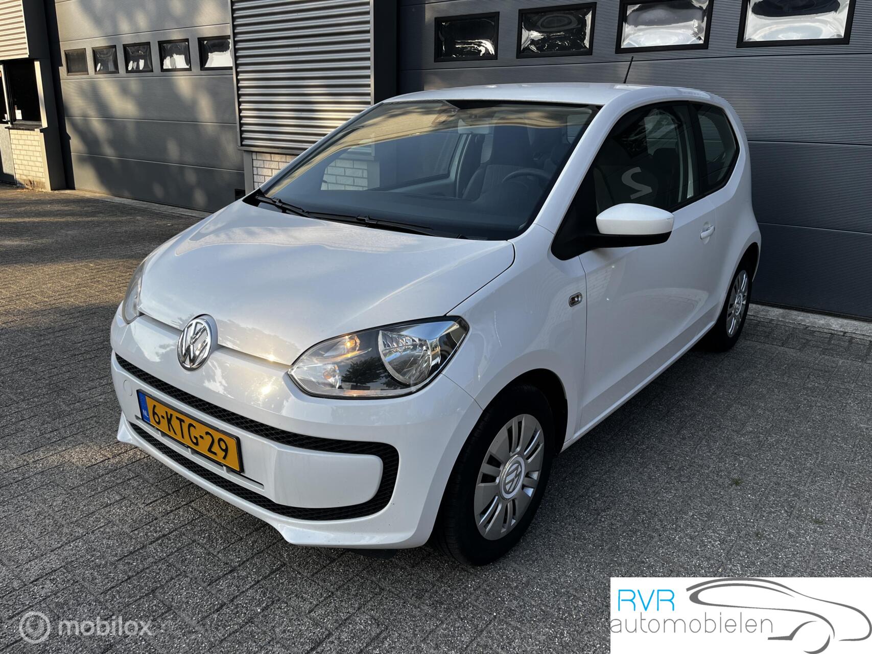 Volkswagen Up 1.0 high up! NAVI / AIRCO 2013 - voorkant