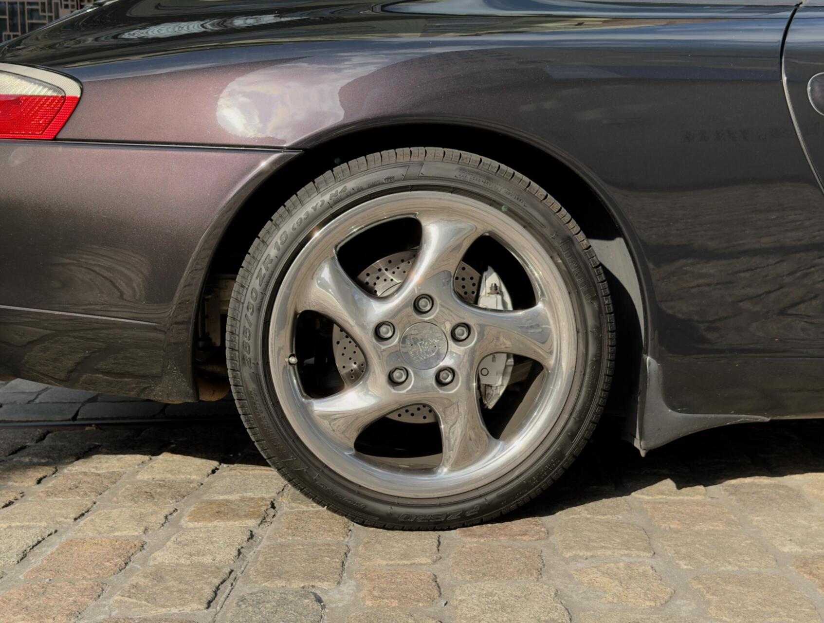 Foto van Porsche 911 Carrera 4