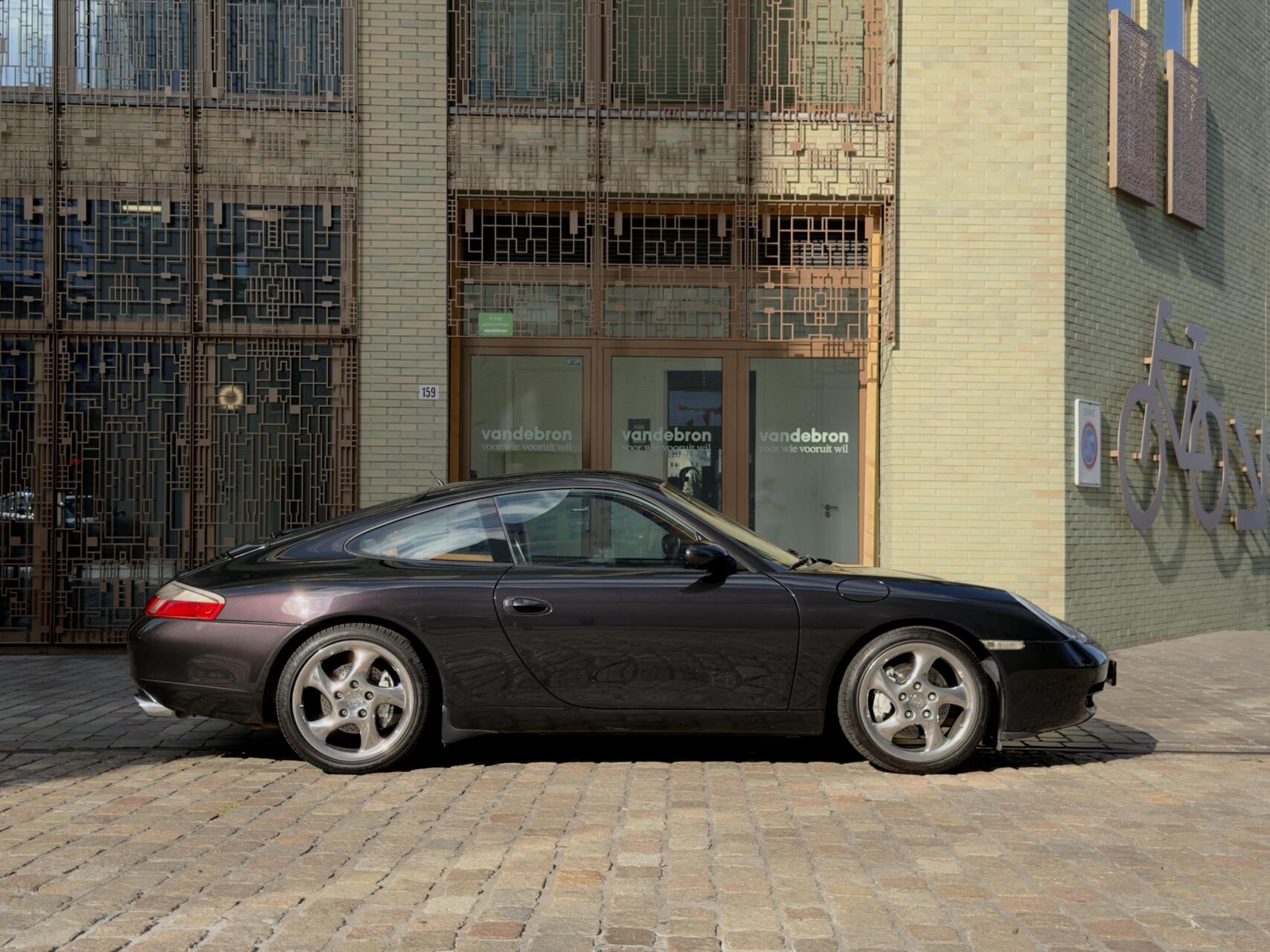 Foto van Porsche 911 Carrera 4