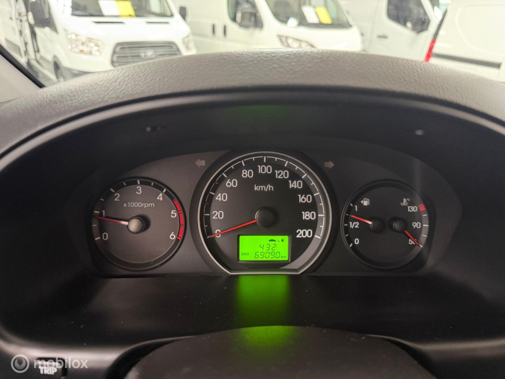 Foto van Hyundai H-1