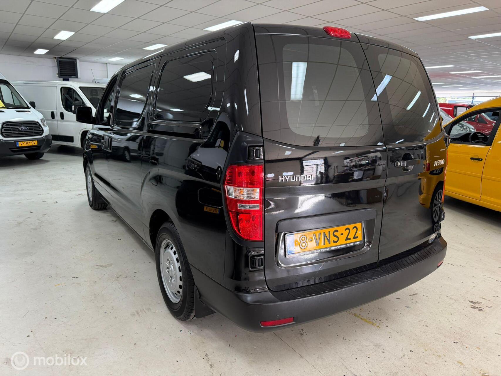 Foto van Hyundai H-1
