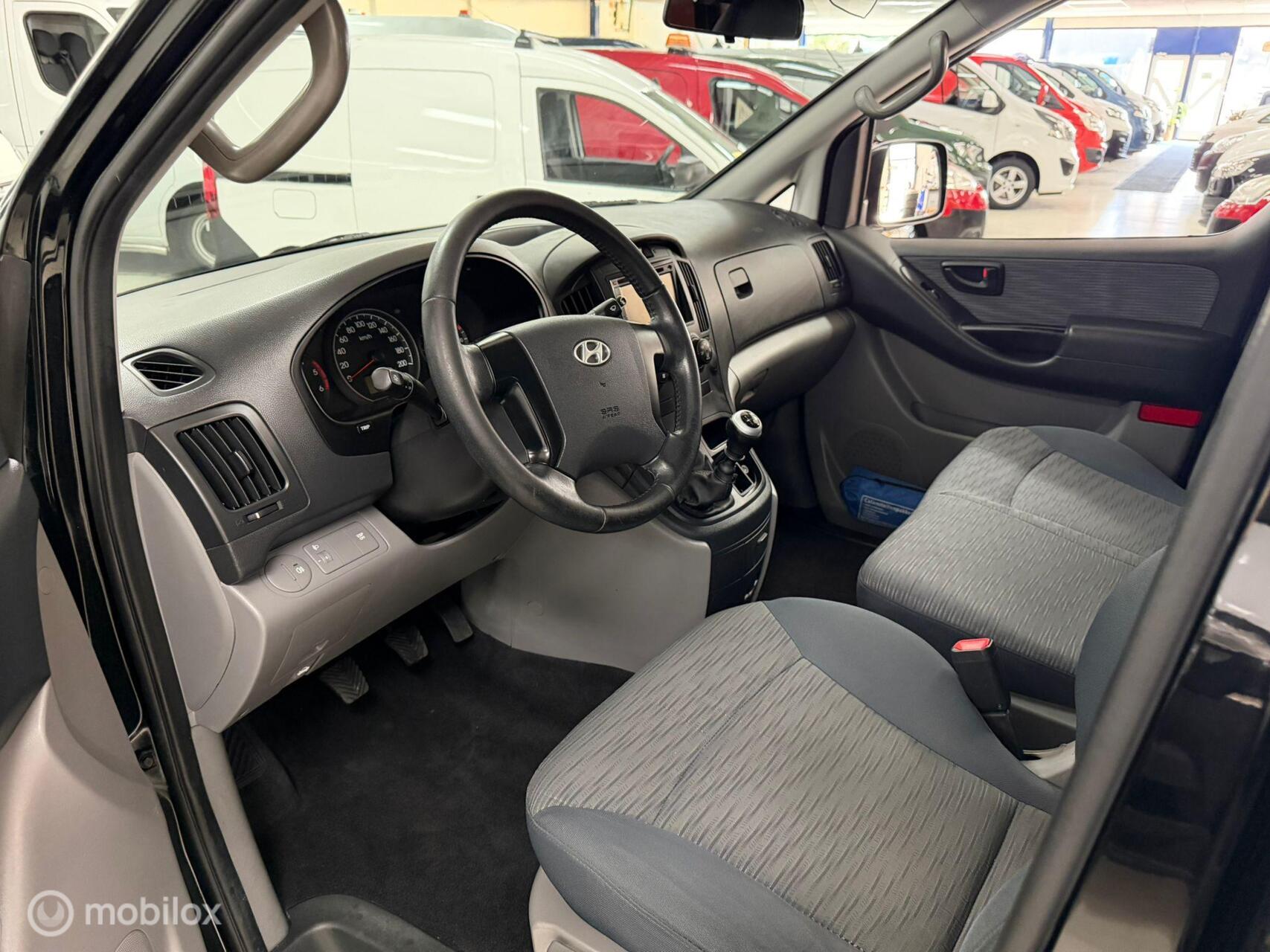 Foto van Hyundai H-1