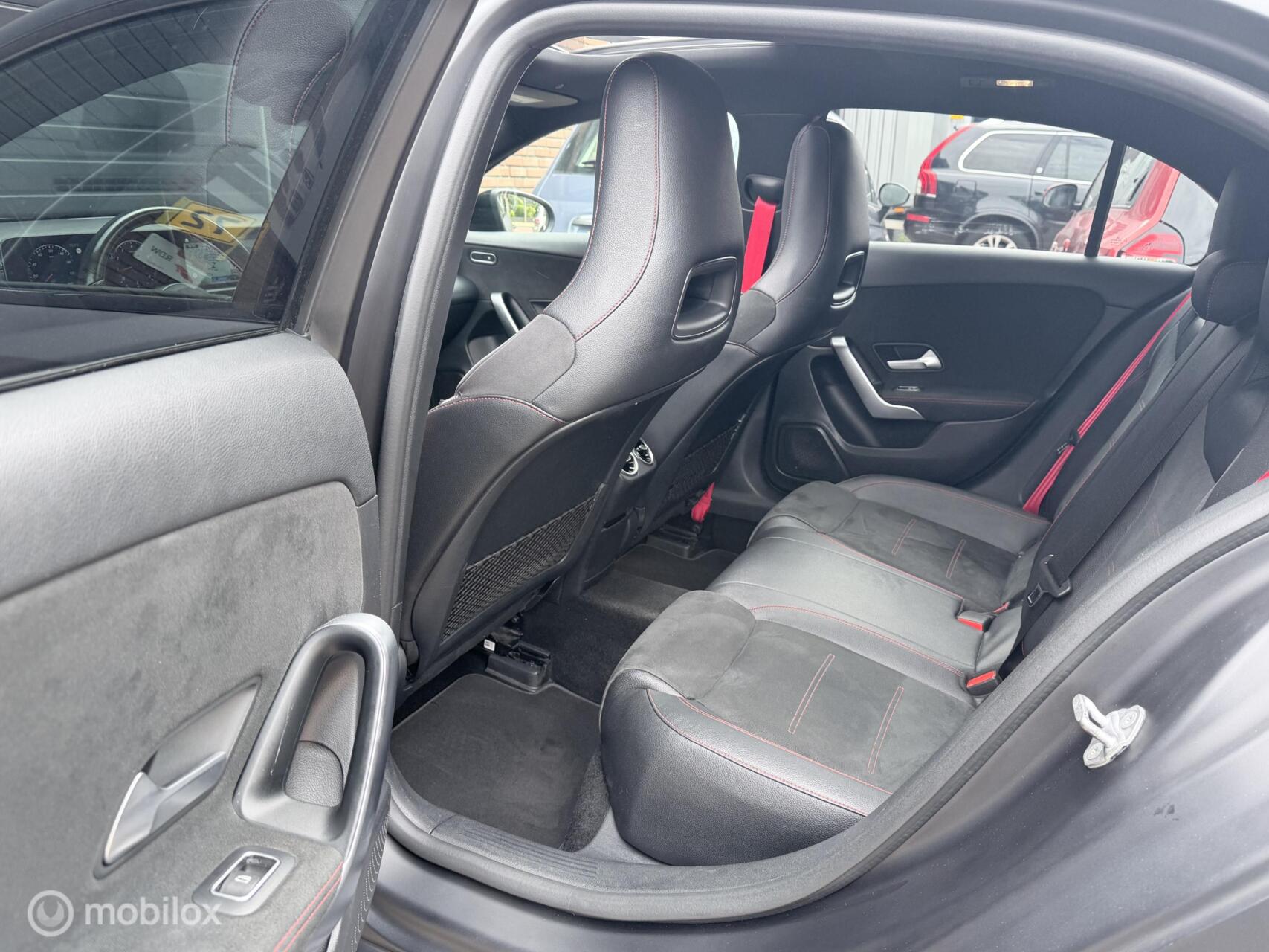Foto van Mercedes-Benz A 180