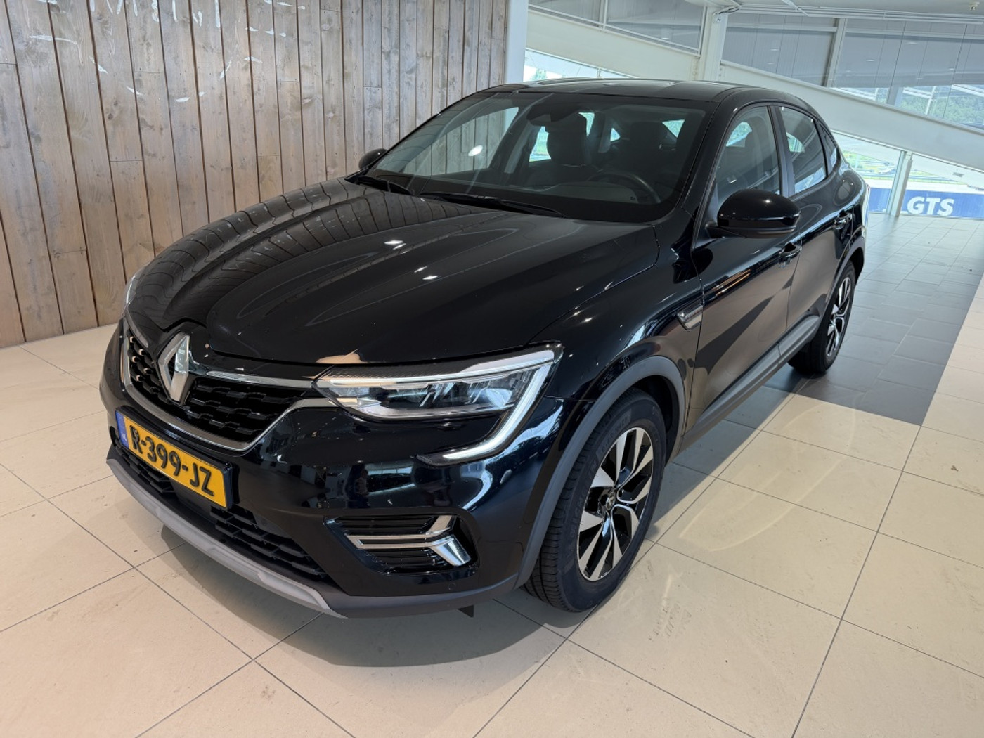 Renault Arkana E-tech 1.6 E-Tech Hybrid 145 Zen 2022 - voorkant