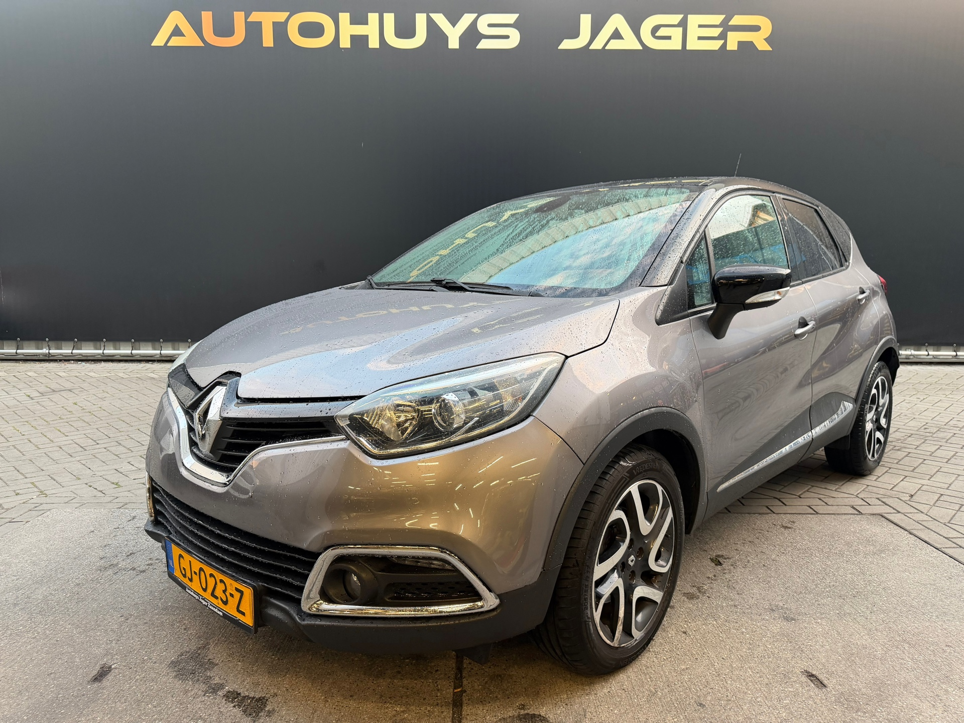 Renault Captur 1.2 TCe Dynamique - Camera Keyless 2015 - voorkant