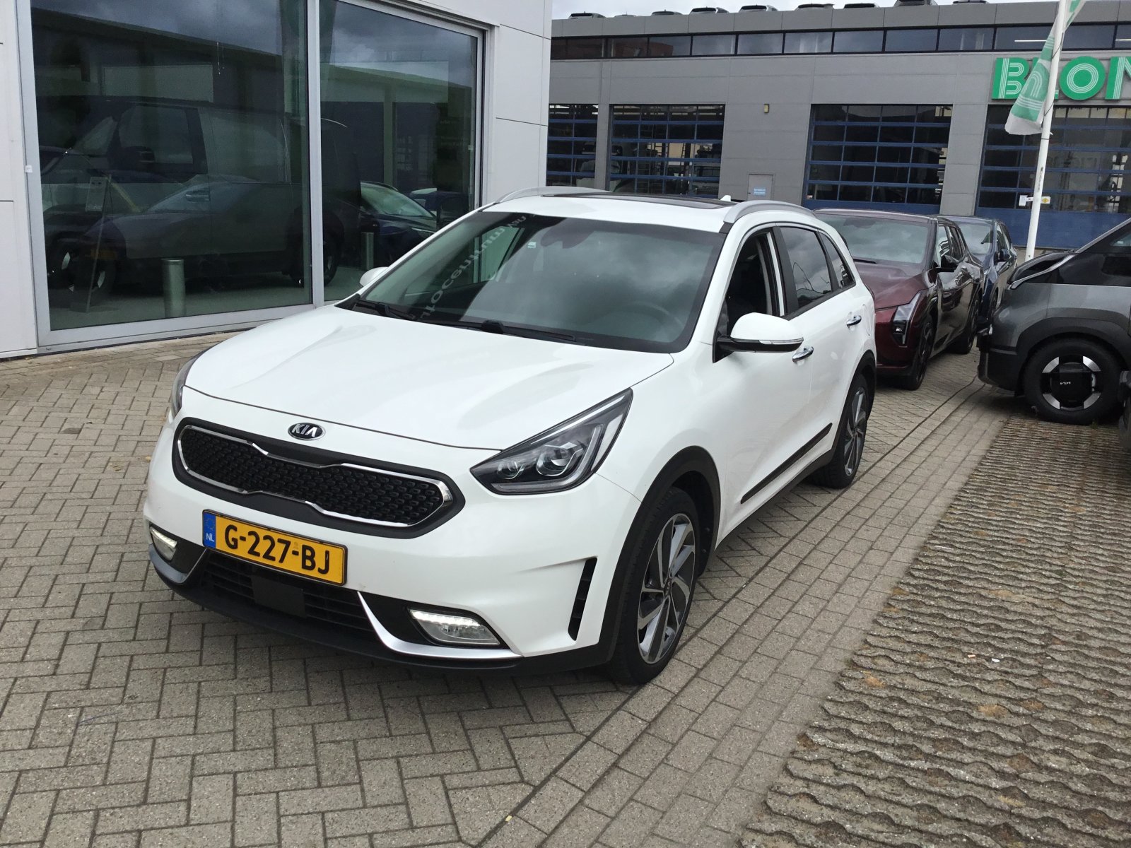 Kia Niro 1.6 GDi H. Execut.L 2019 - voorkant
