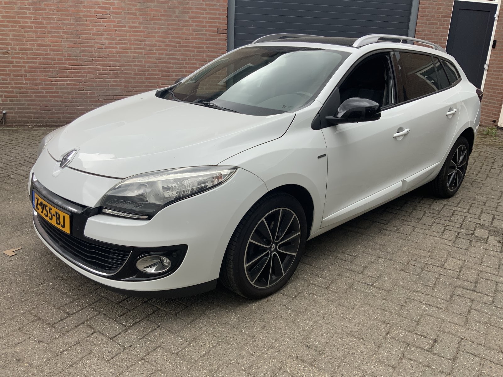 Renault Mégane Estate 1.2 TCe Bose 2013 - voorkant