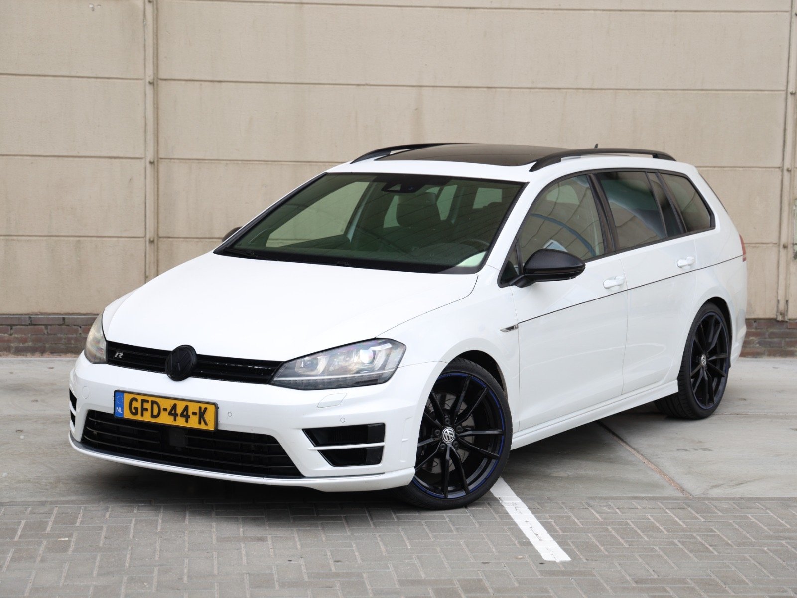 Volkswagen Golf Variant 2.0 TSI R 2015 - voorkant