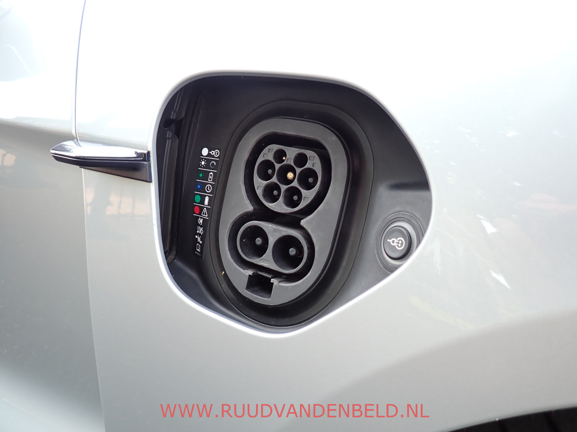 Foto van Porsche Taycan Turbo