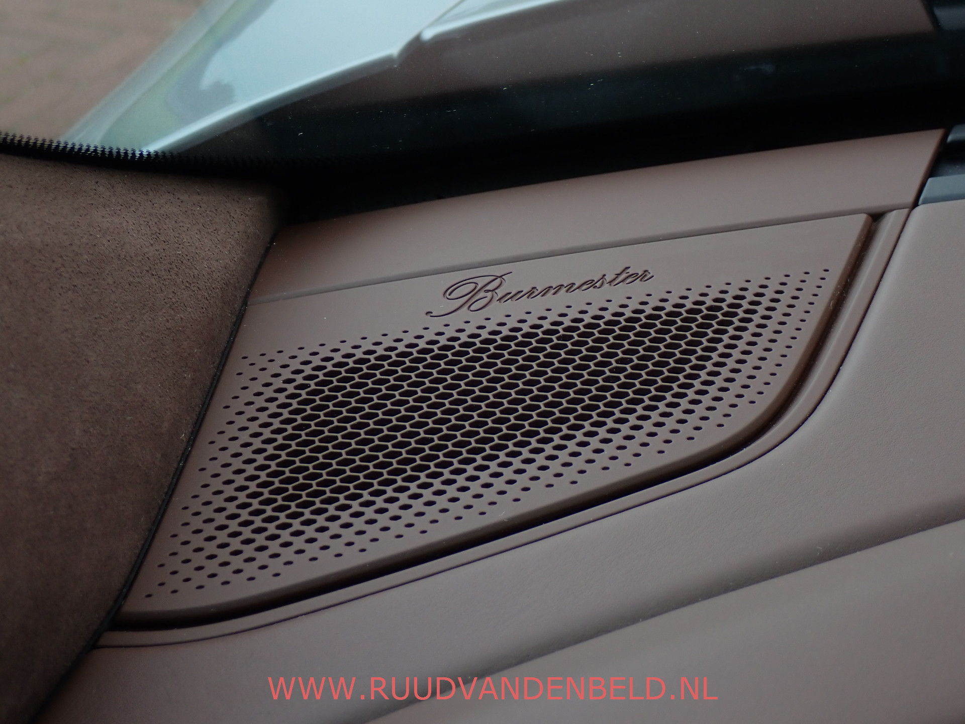Foto van Porsche Taycan Turbo