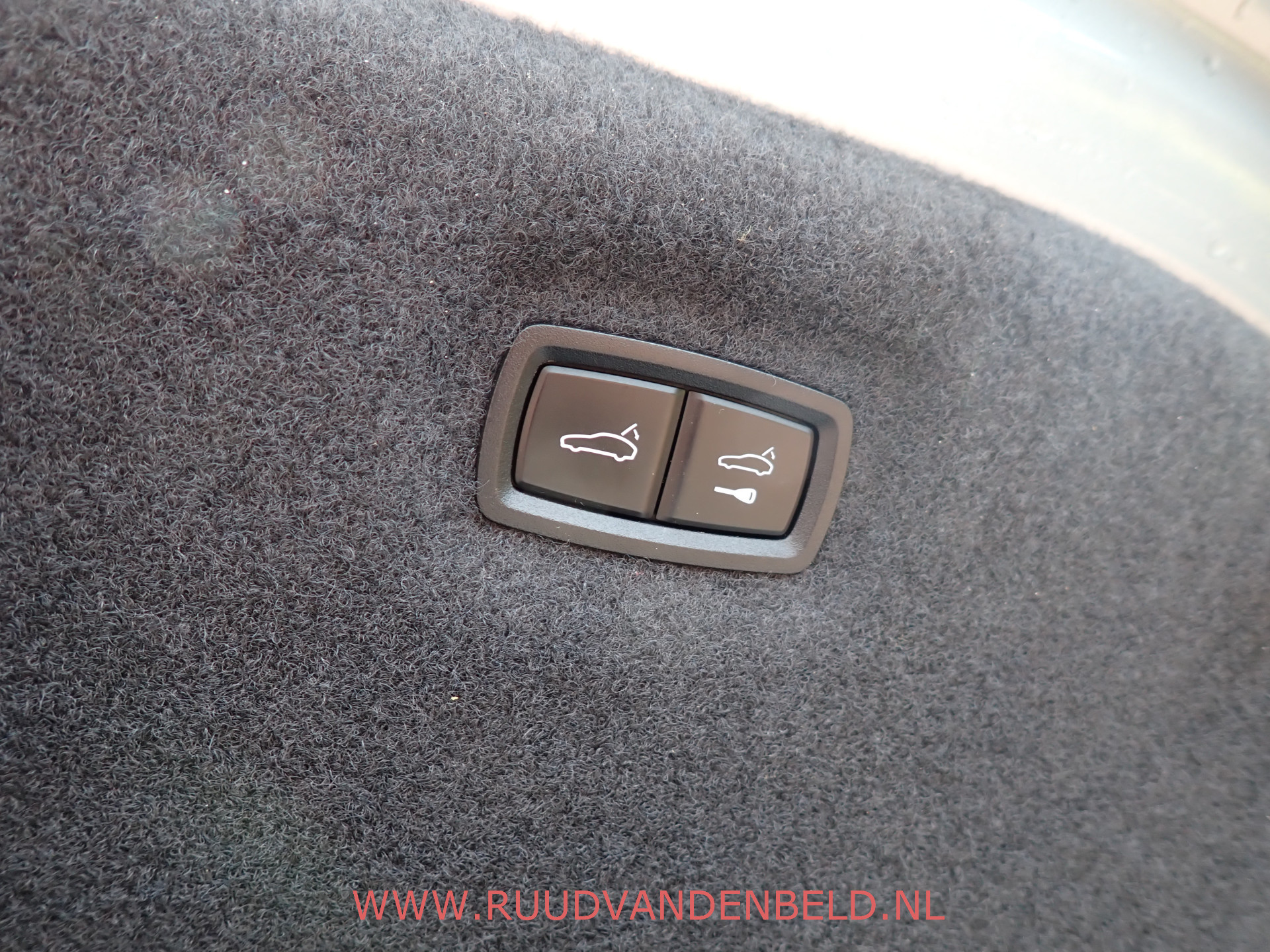 Foto van Porsche Taycan Turbo