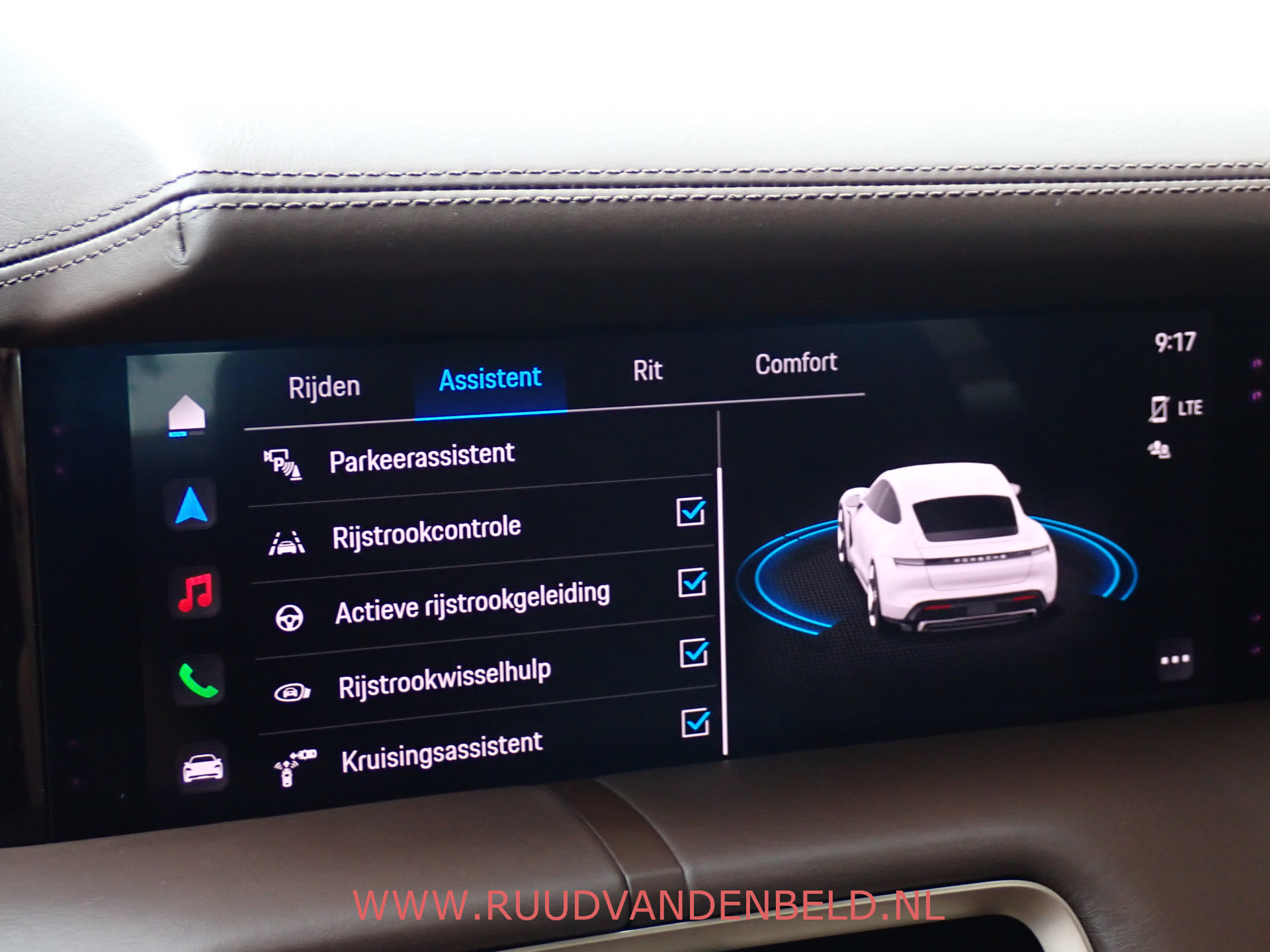 Foto van Porsche Taycan Turbo