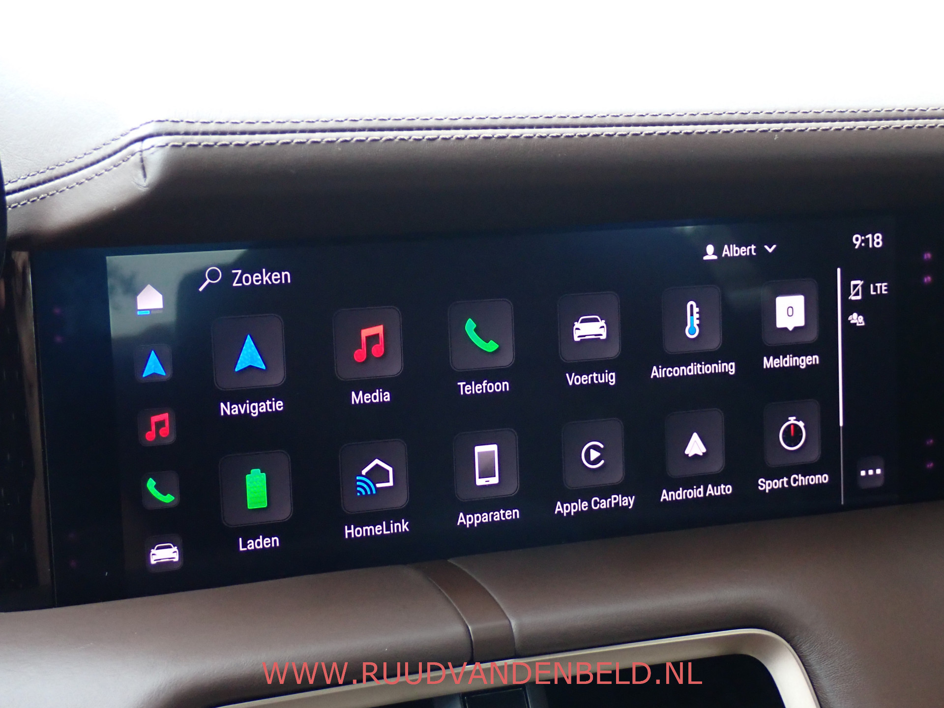 Foto van Porsche Taycan Turbo