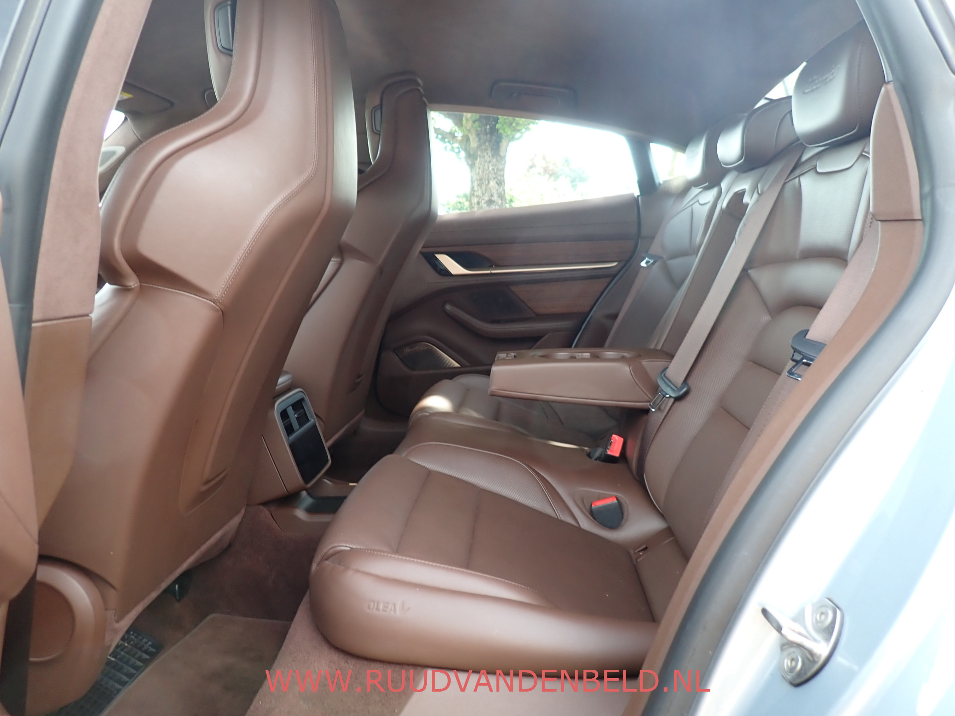 Foto van Porsche Taycan Turbo