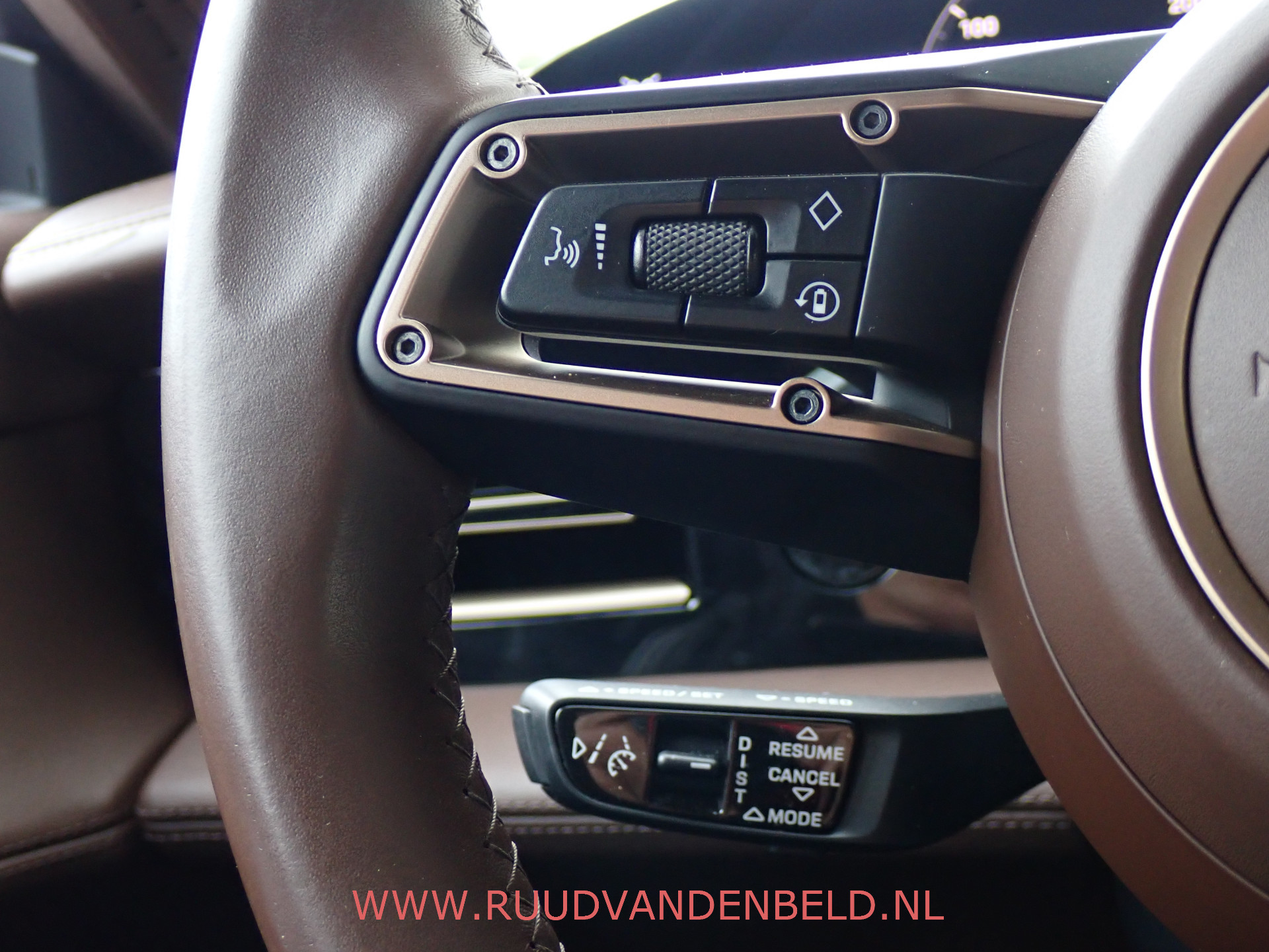 Foto van Porsche Taycan Turbo