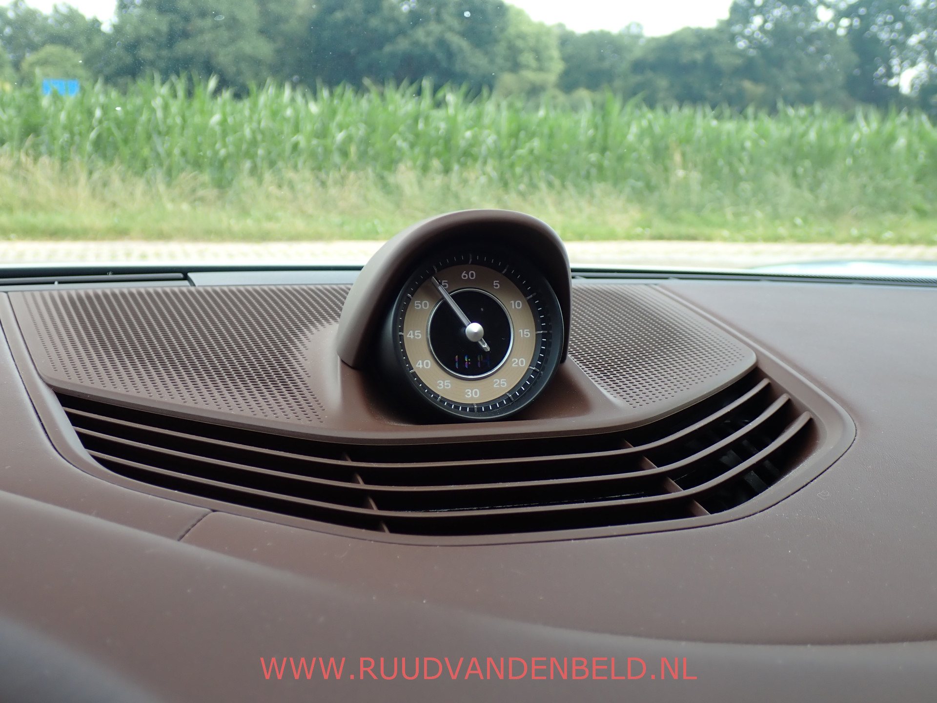 Foto van Porsche Taycan Turbo