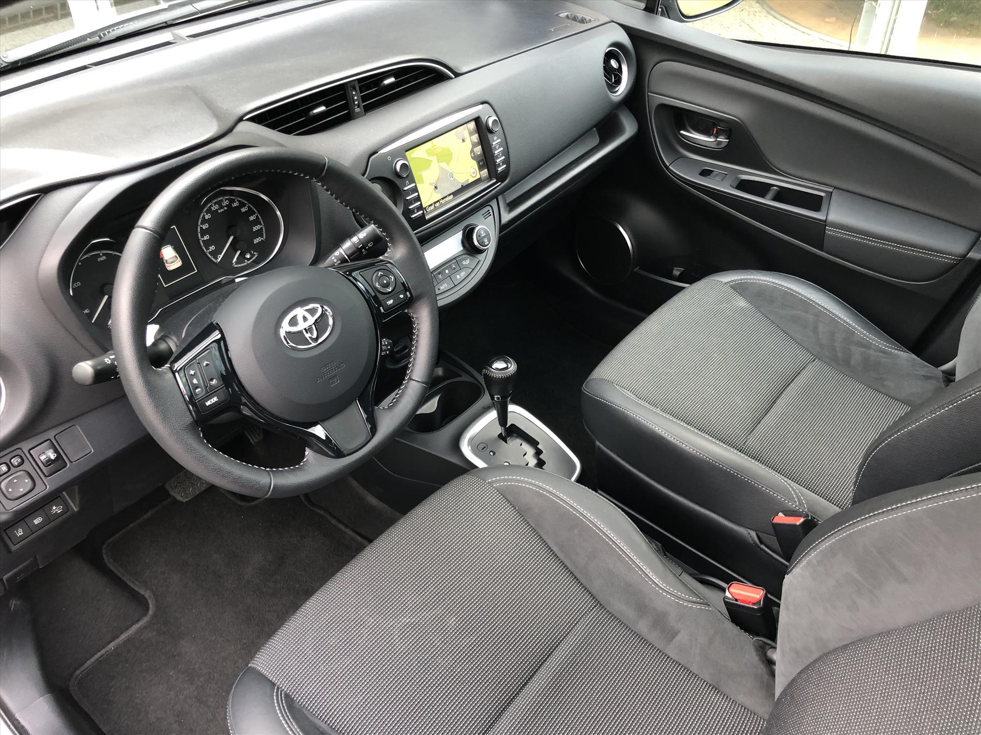 Foto van Toyota Toyota Yaris Hybrid