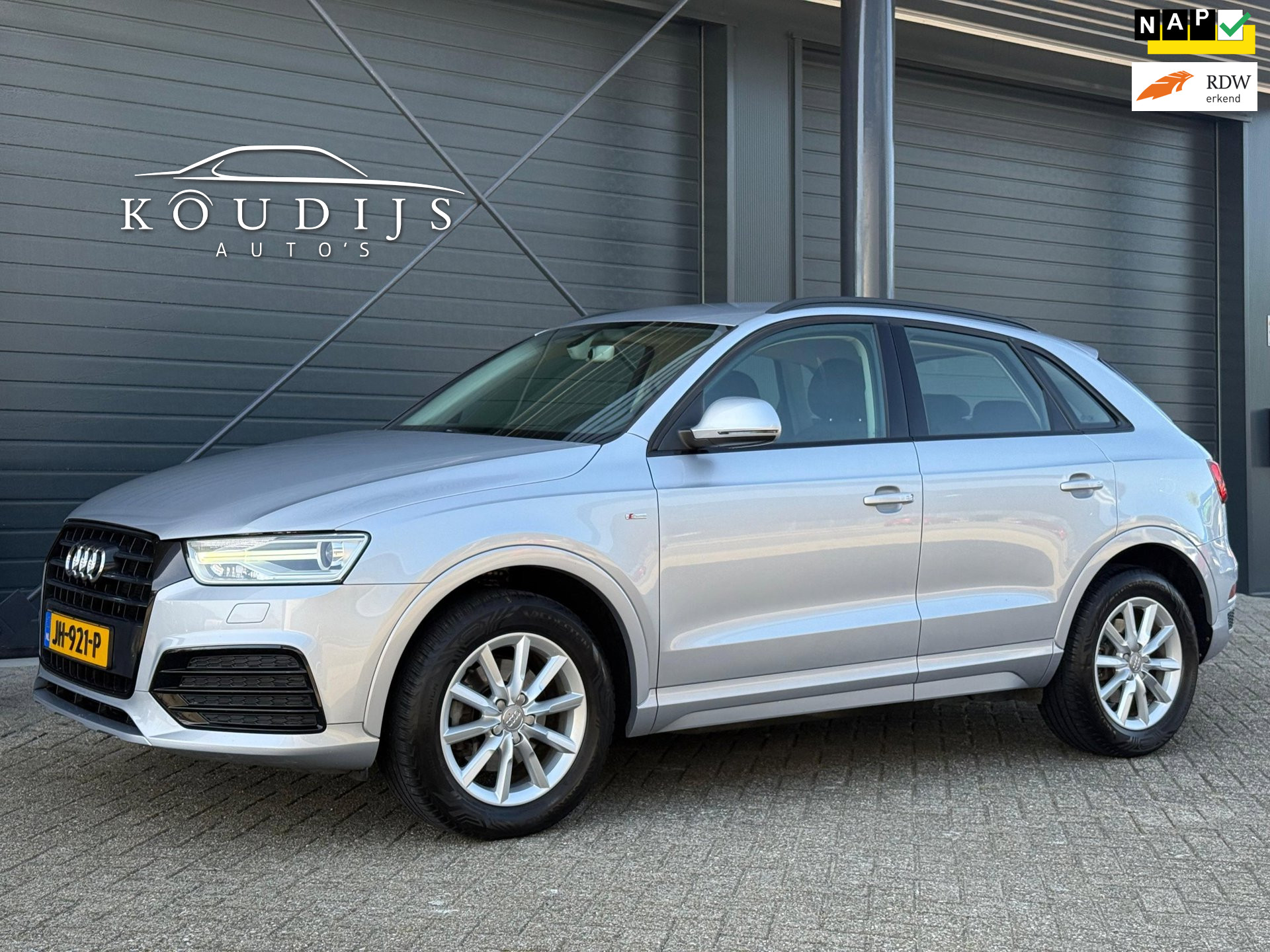 Audi Q3 1.4 TFSI CoD, S-line, PDC, Elektrisch klep, Trekhaak, Zeer netjes 2016 - voorkant