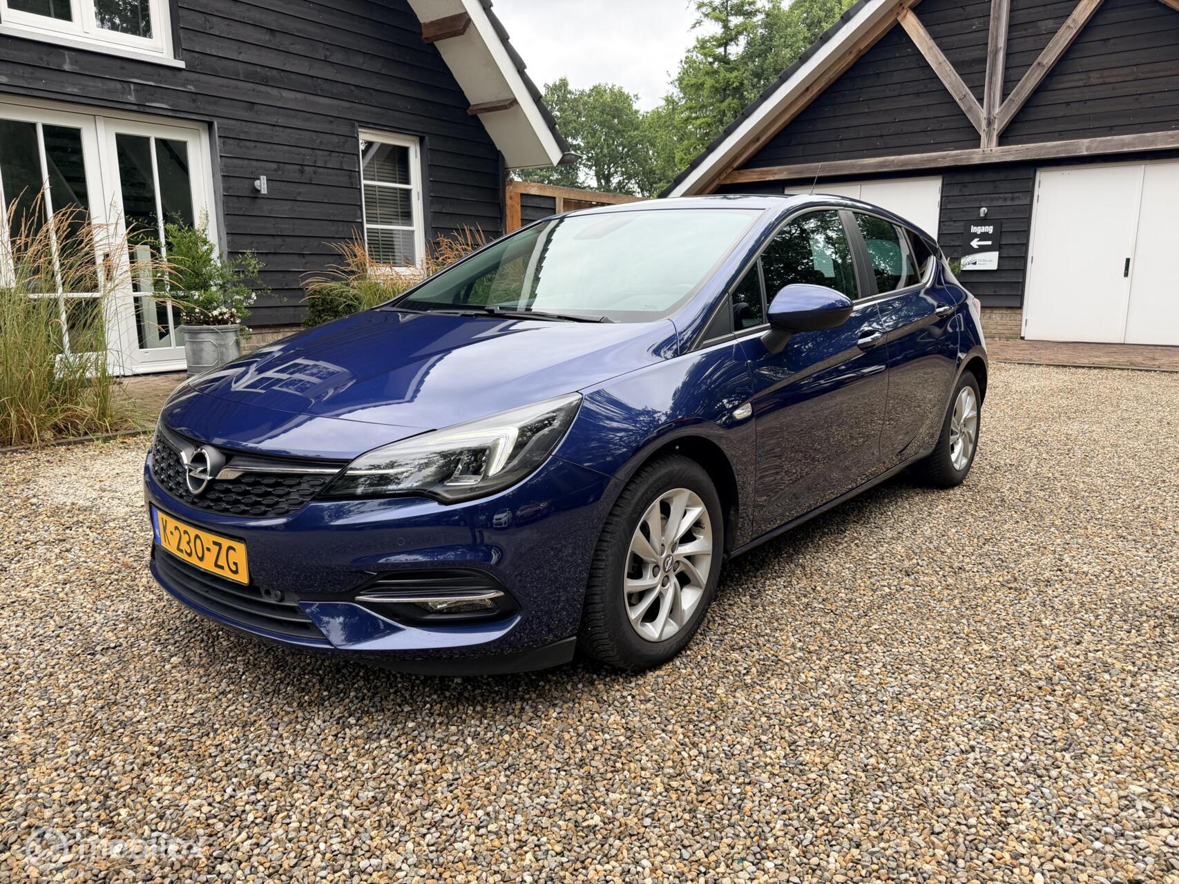 Opel Astra 1.2 Edition 2021 - voorkant