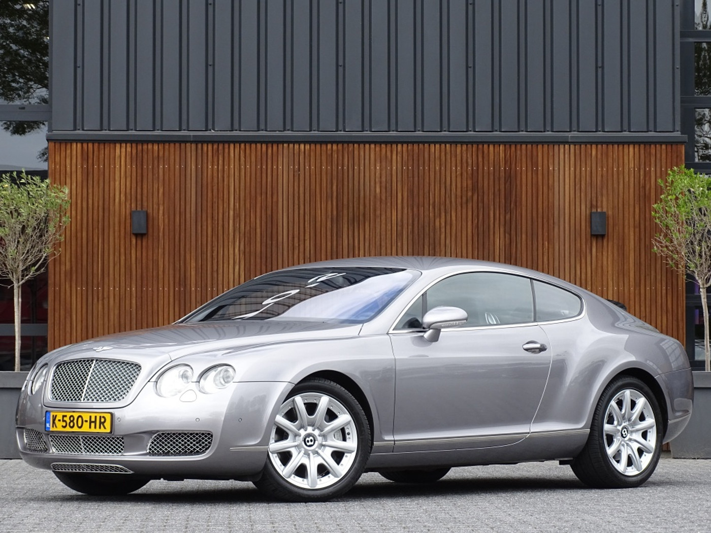 Bentley Continental GT 6.0 W12 | youngtimer | Massage | Winter + zomerset | fiscaal vriendelijk | 2005 - voorkant