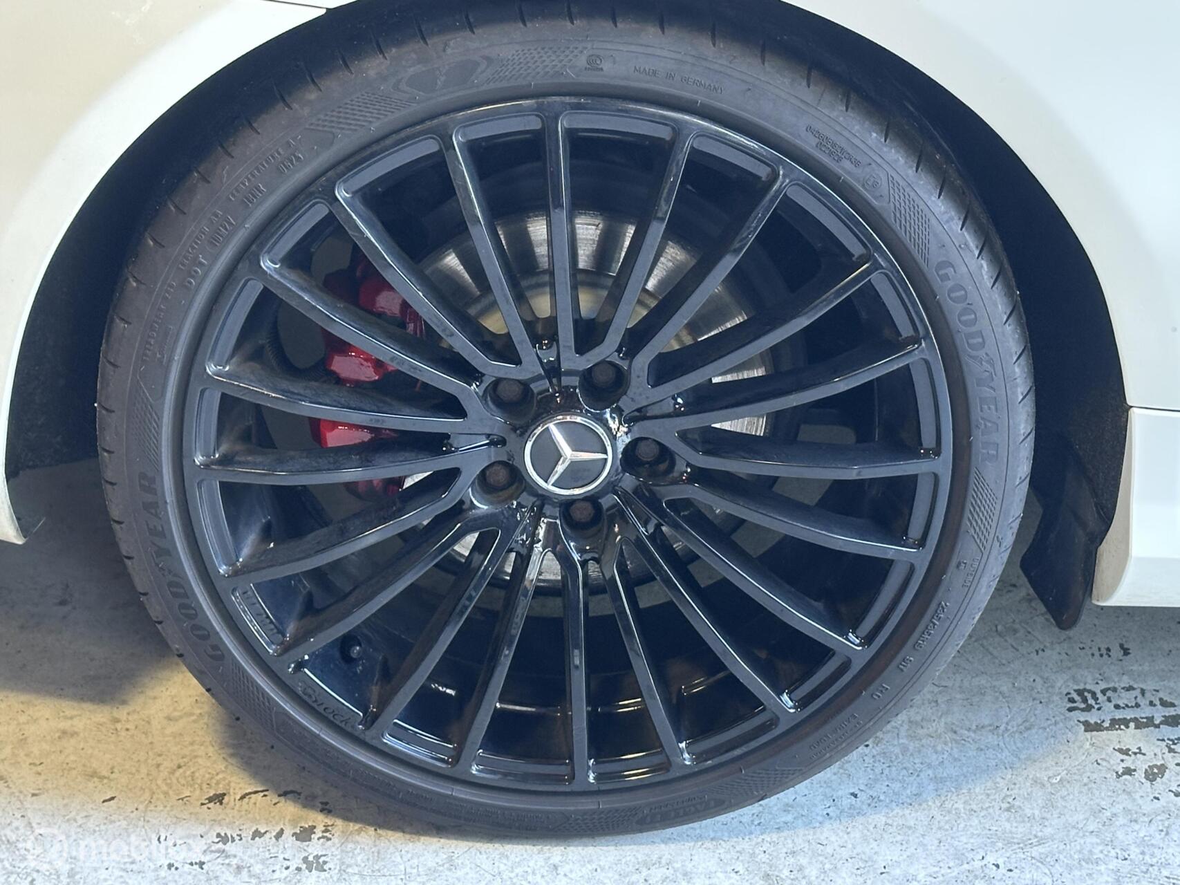 Foto van Mercedes-Benz E 400