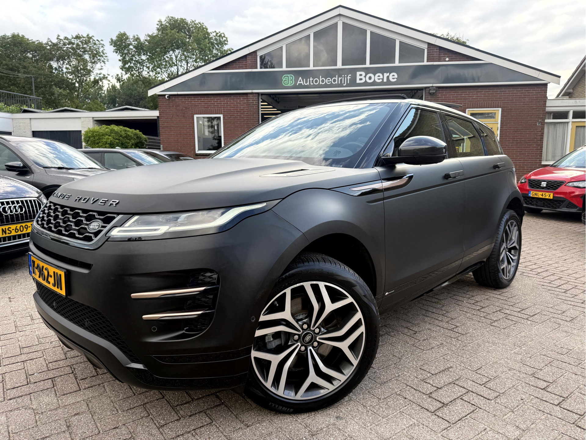 Land Rover Range Rover Evoque 1.5 P300e AWD R-Dynamic HSE 2021 - voorkant