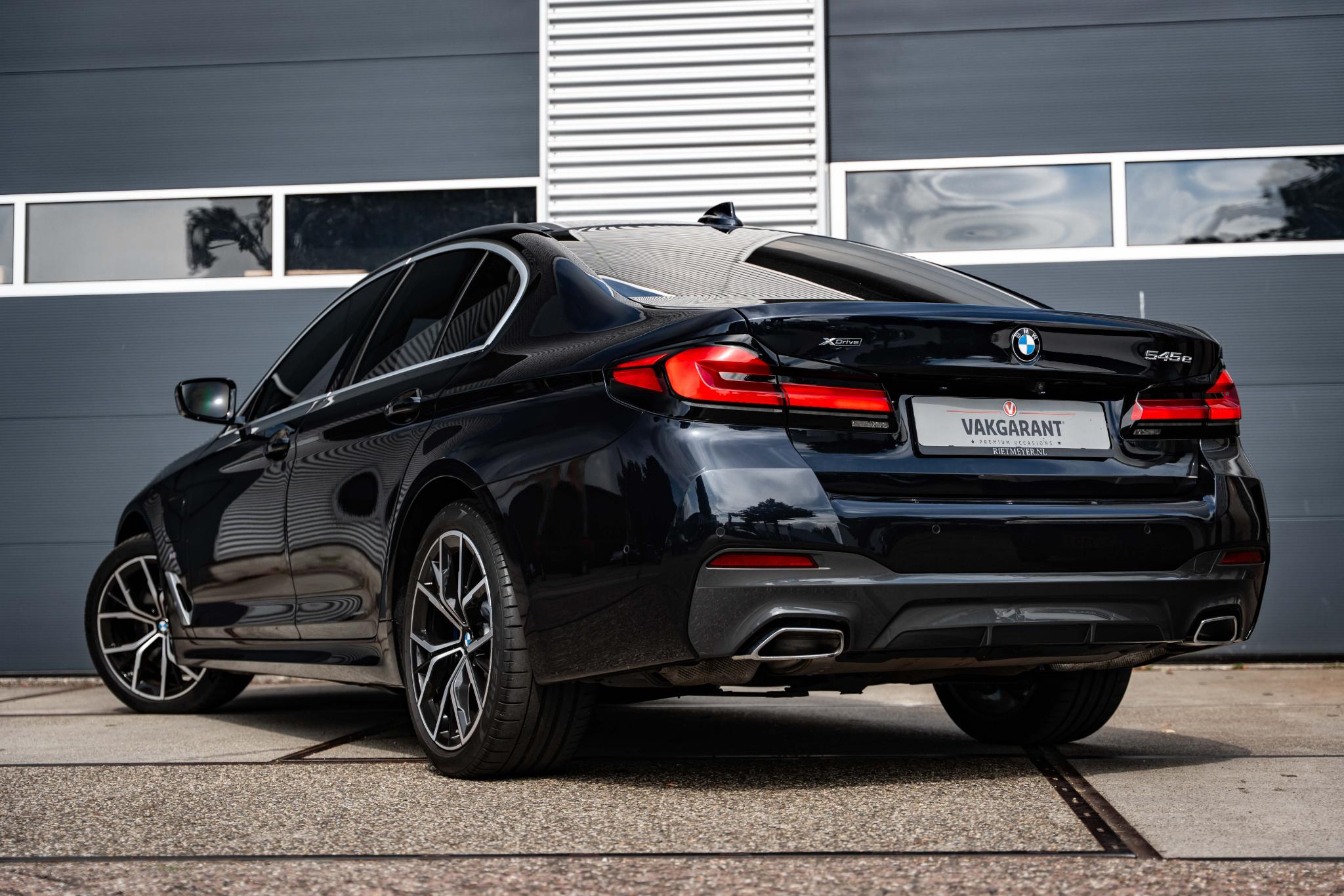 Foto van BMW 545e xDrive